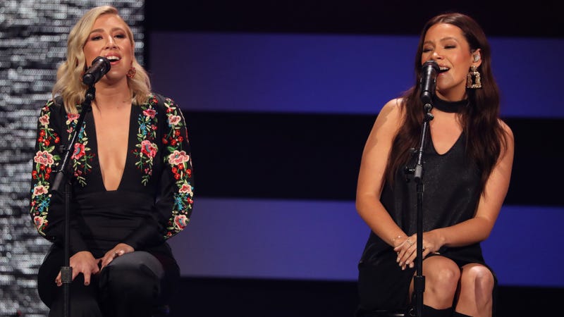 Maddie & Tae