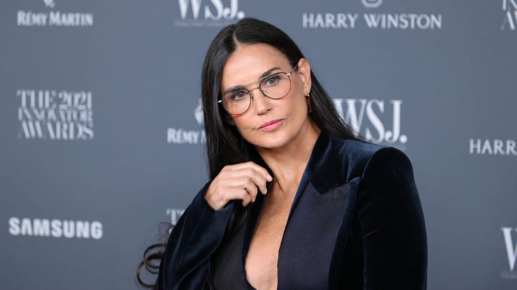 Demi Moore, 59, stuns in makeup-free selfie while taking 'early morning hot bath'