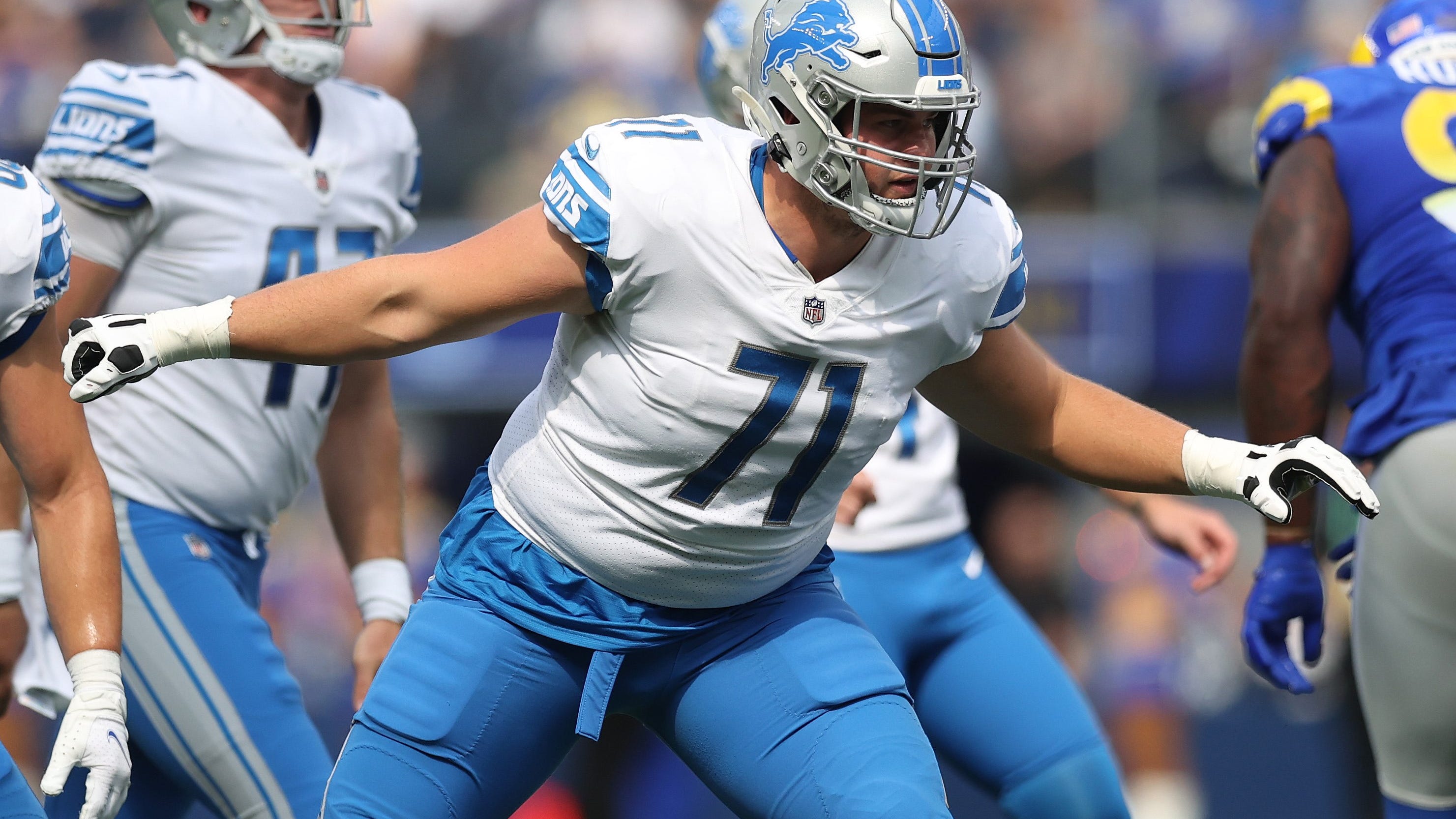 Bears claim guard Logan Stenberg off waivers