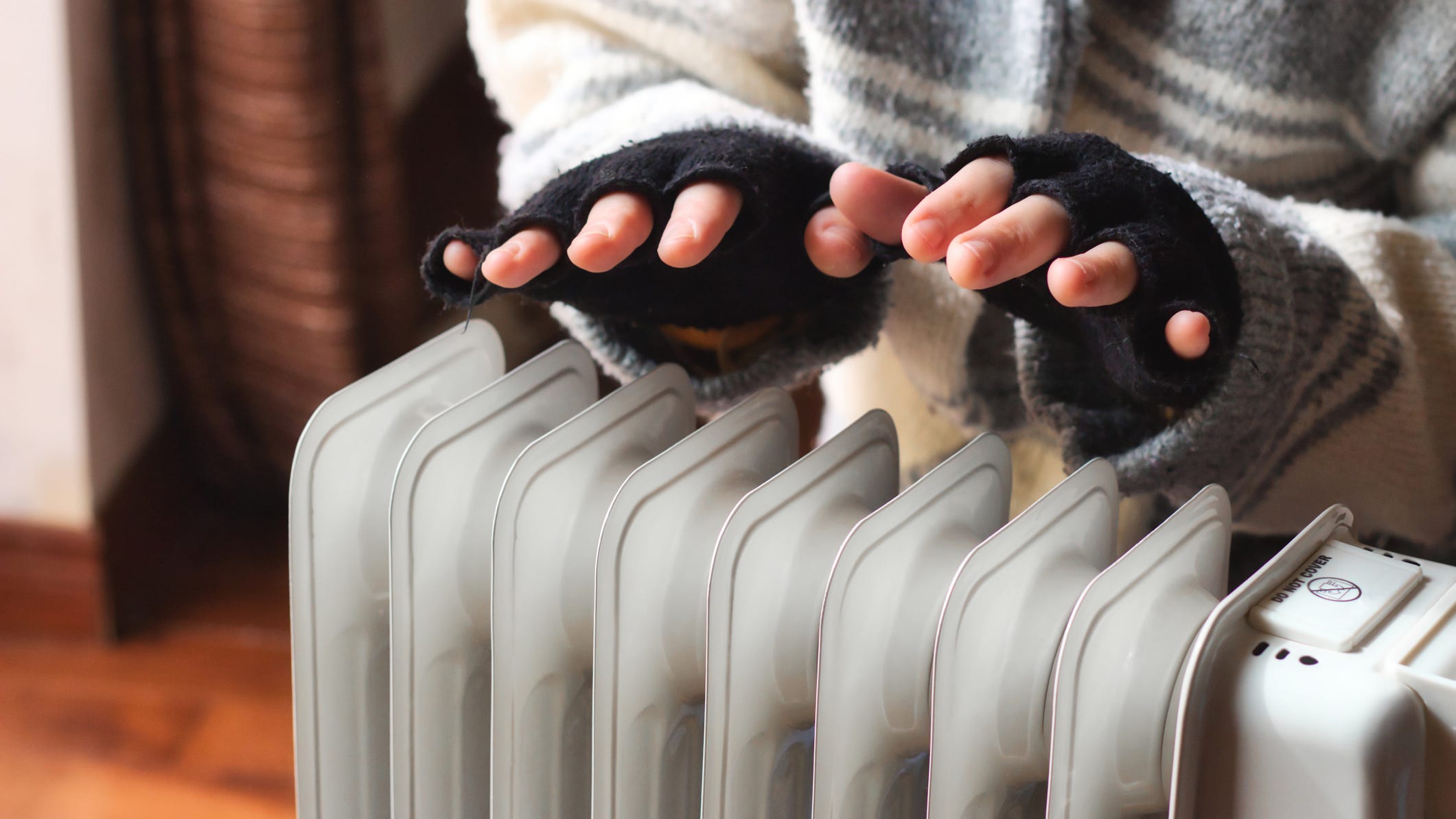 Cold storm advances toward Southern California
