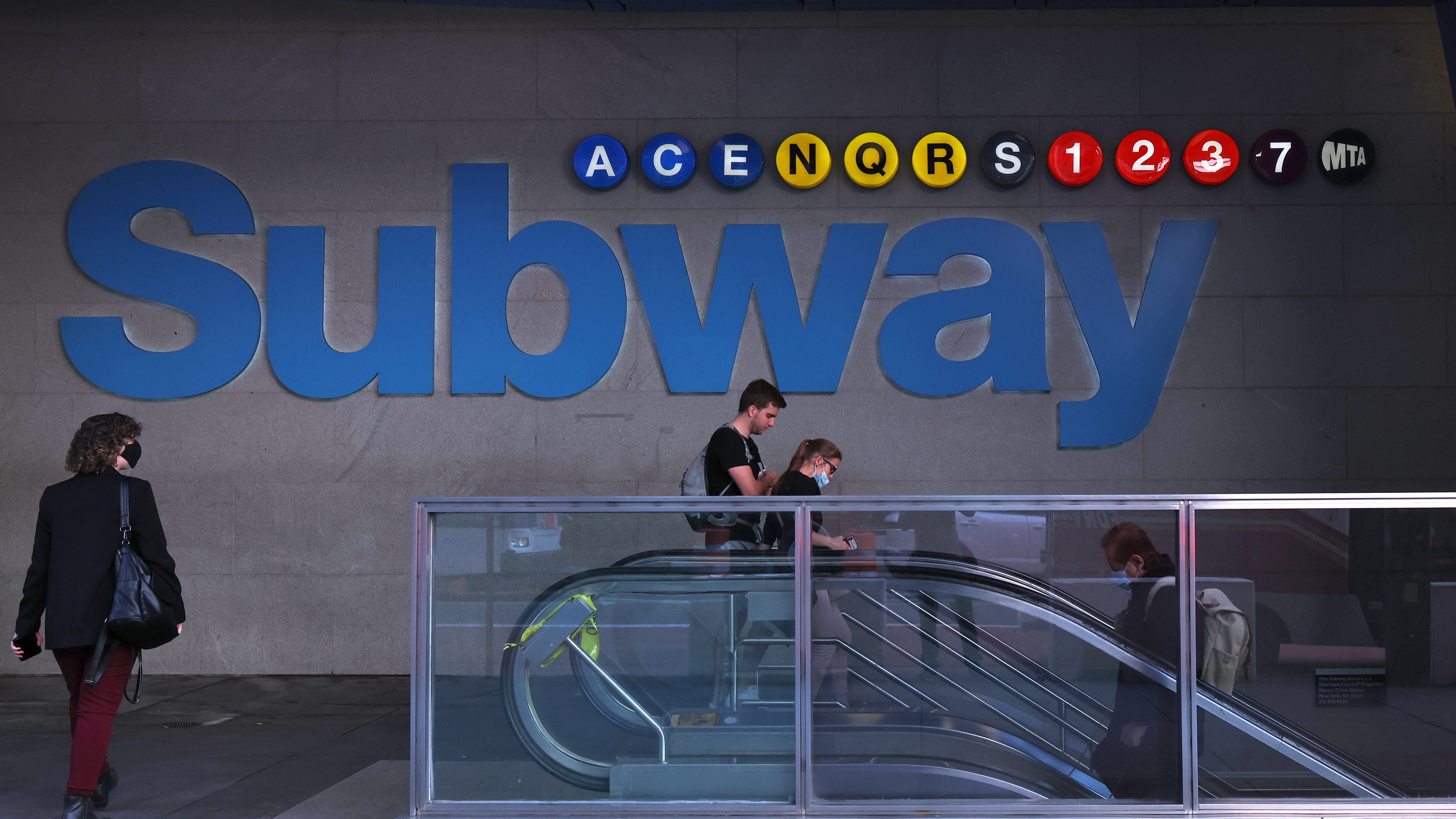 Man, 31, arrested for pepper spraying unruly 15-year-old boy in Manhattan subway station