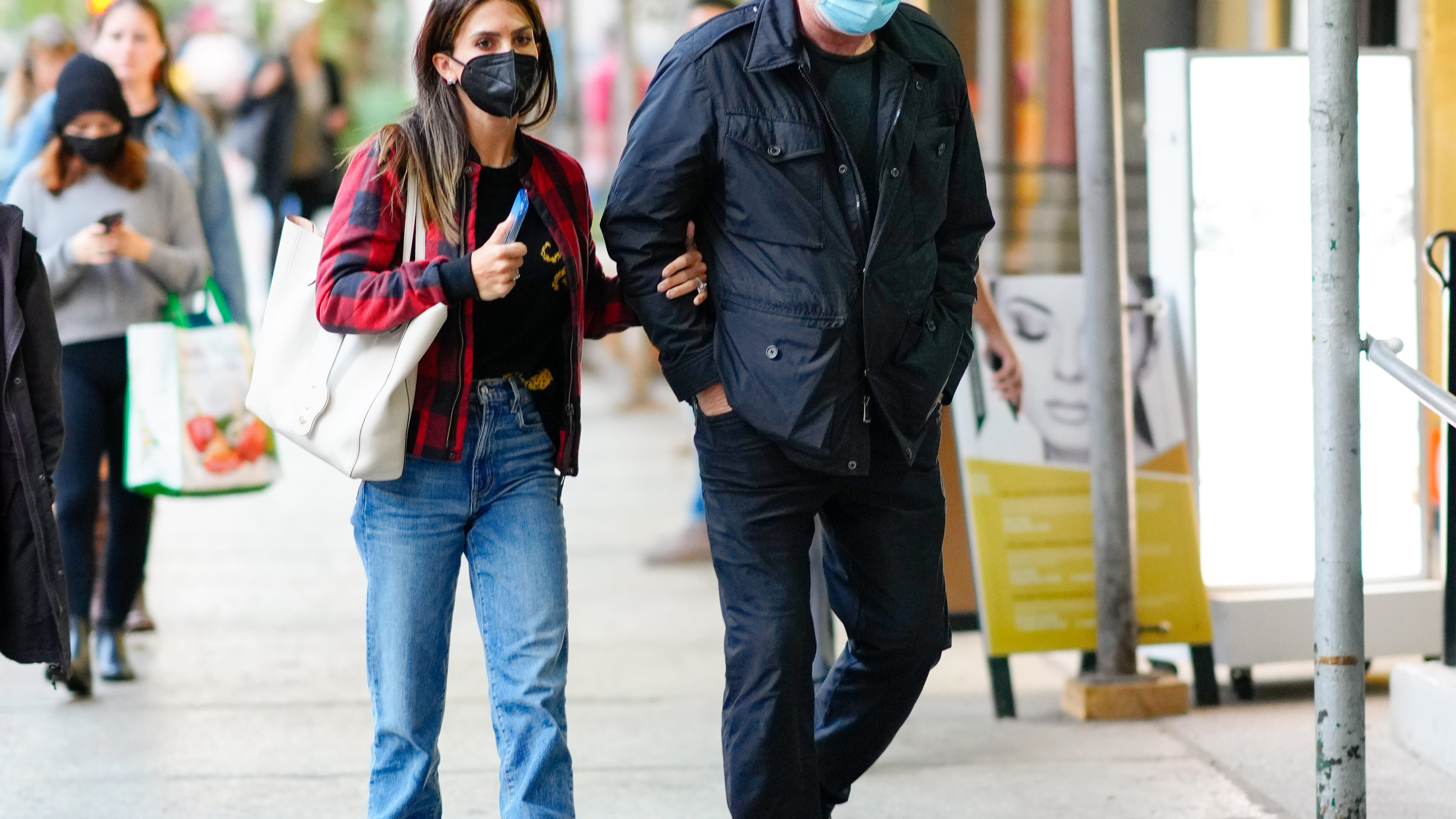 ALEC & HILARIA BALDWIN IN NYC: Sushi and Italian dinners, nail salon and coffee shop runs