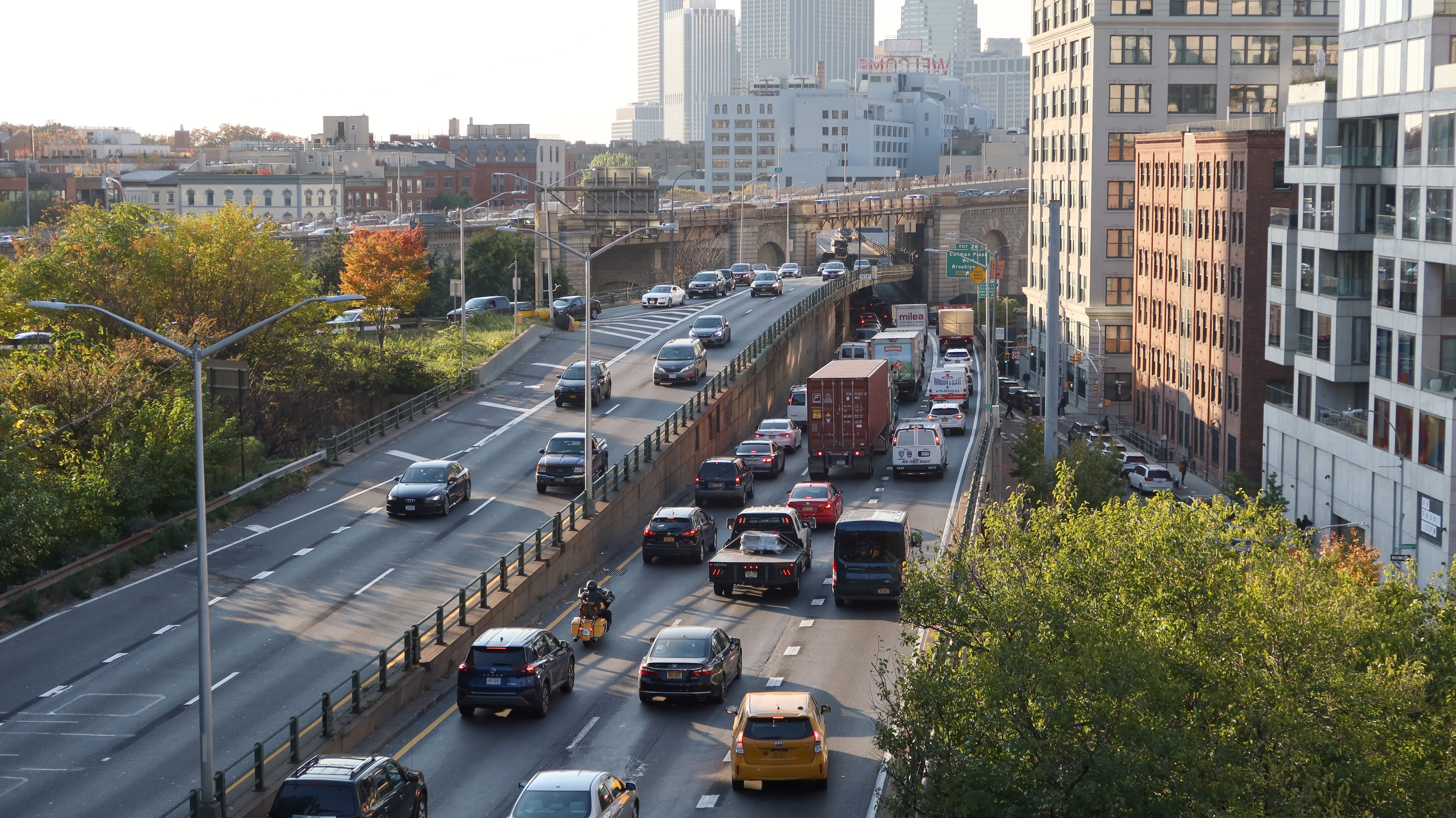 Queens man, 25, arrested after drunk driving crash leaves 2 passengers injured, 1 critical