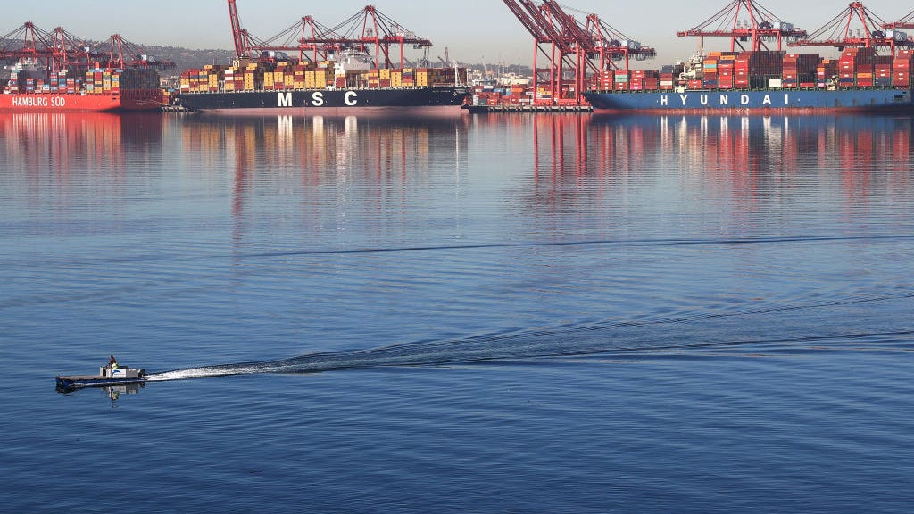 Threat of fines reduces backlog at ports of L.A., Long Beach by a third