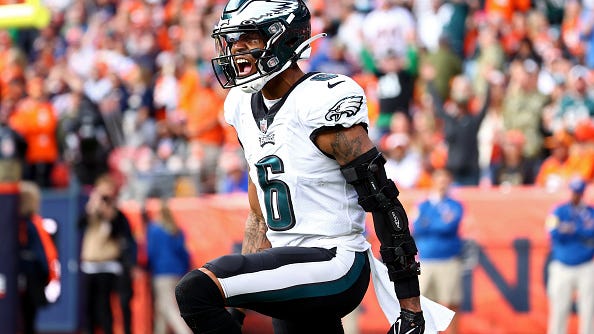 Eagles reportedly turned down first-round pick and instead drafted DeVonta Smith