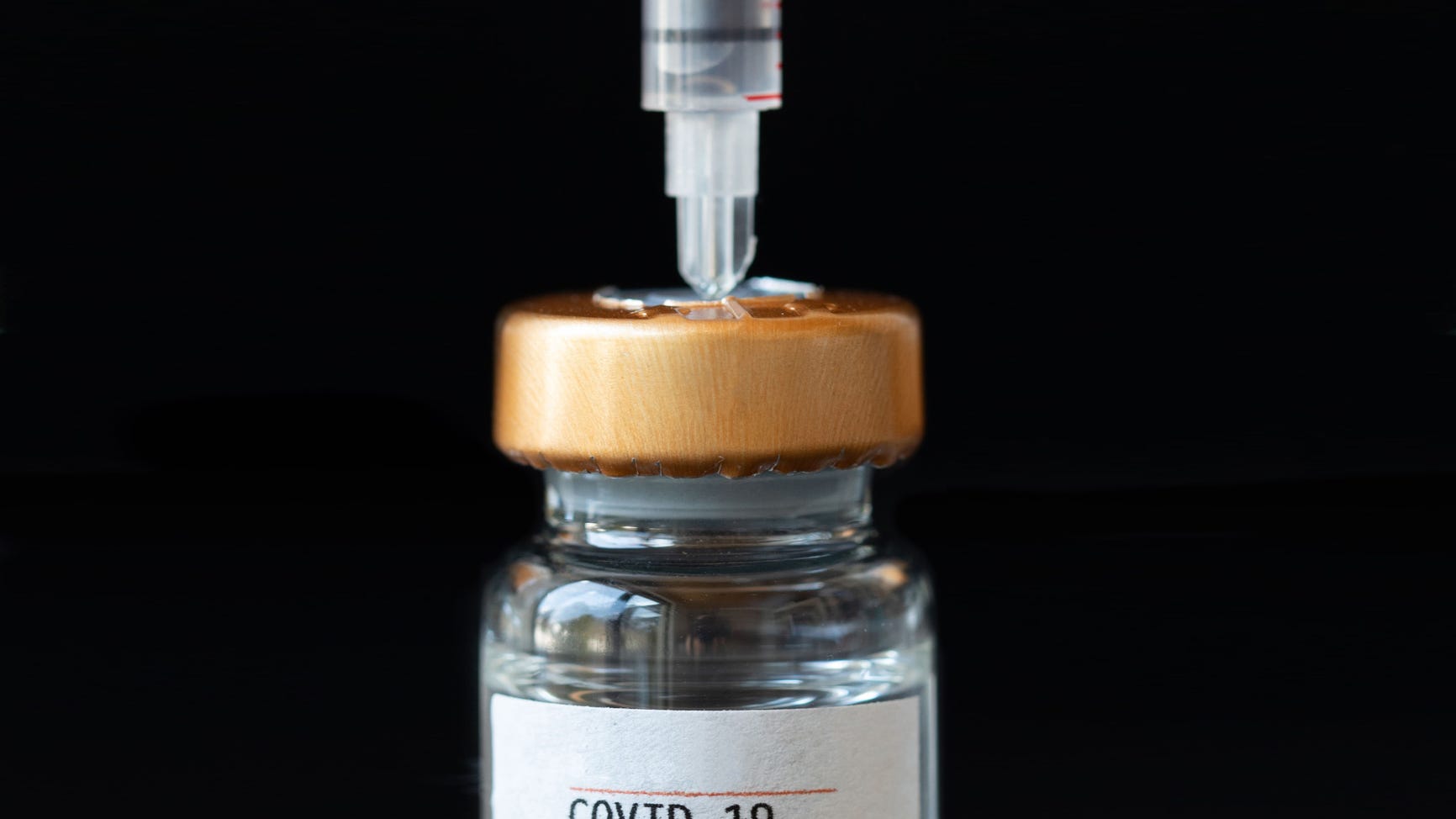 New Moderna vaccine tailored to omicron variant approved in United Kingdom