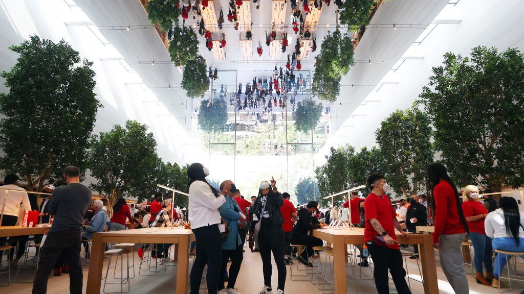 The Grove shopping center adds barbed-wire fence to deter theft