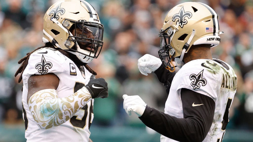 Payton: Officer tackling fan into Demario Davis one of the 'stupidest things I've ever seen'