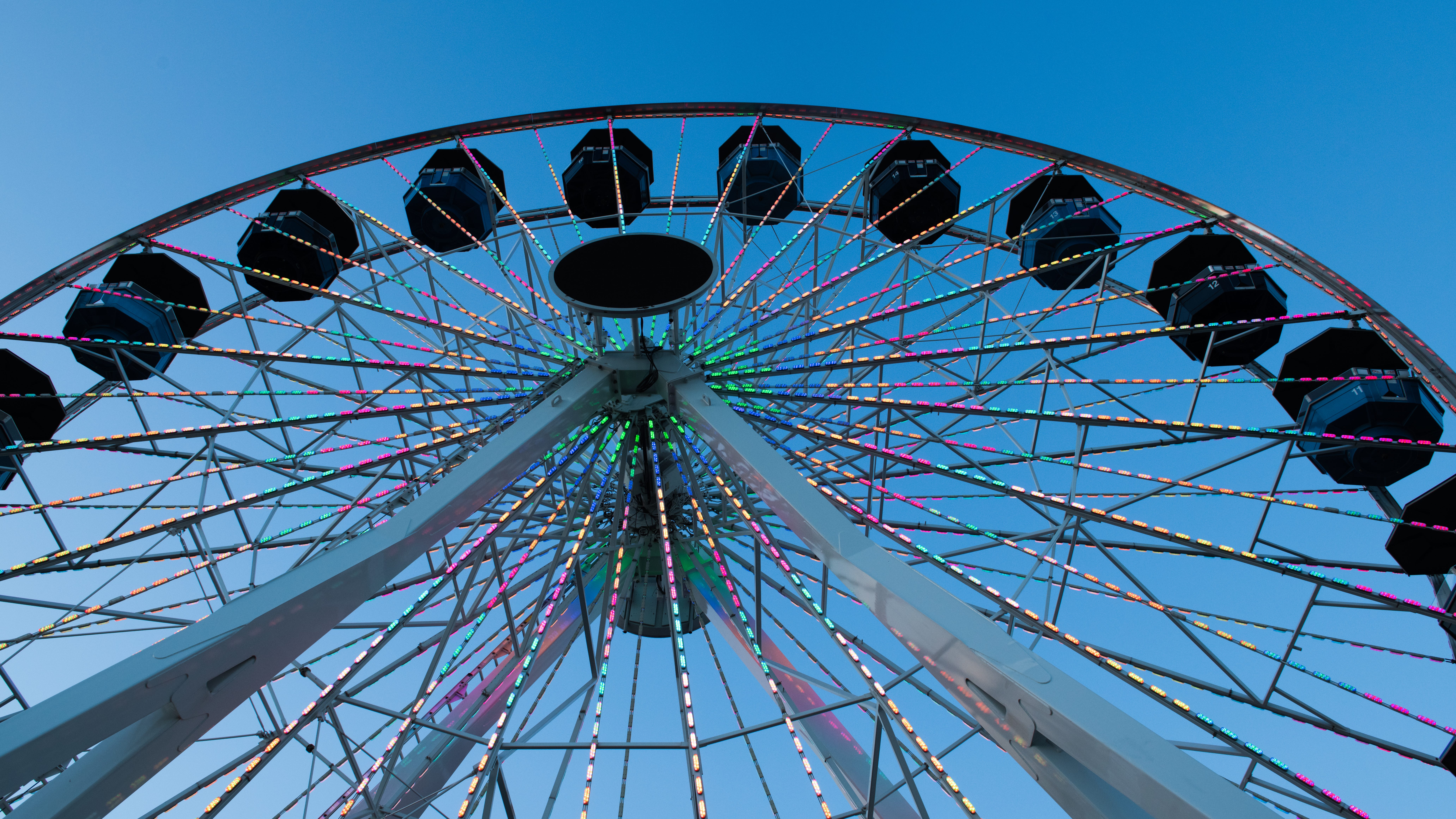 Knott's Berry Farm drops its Saturday chaperone policy