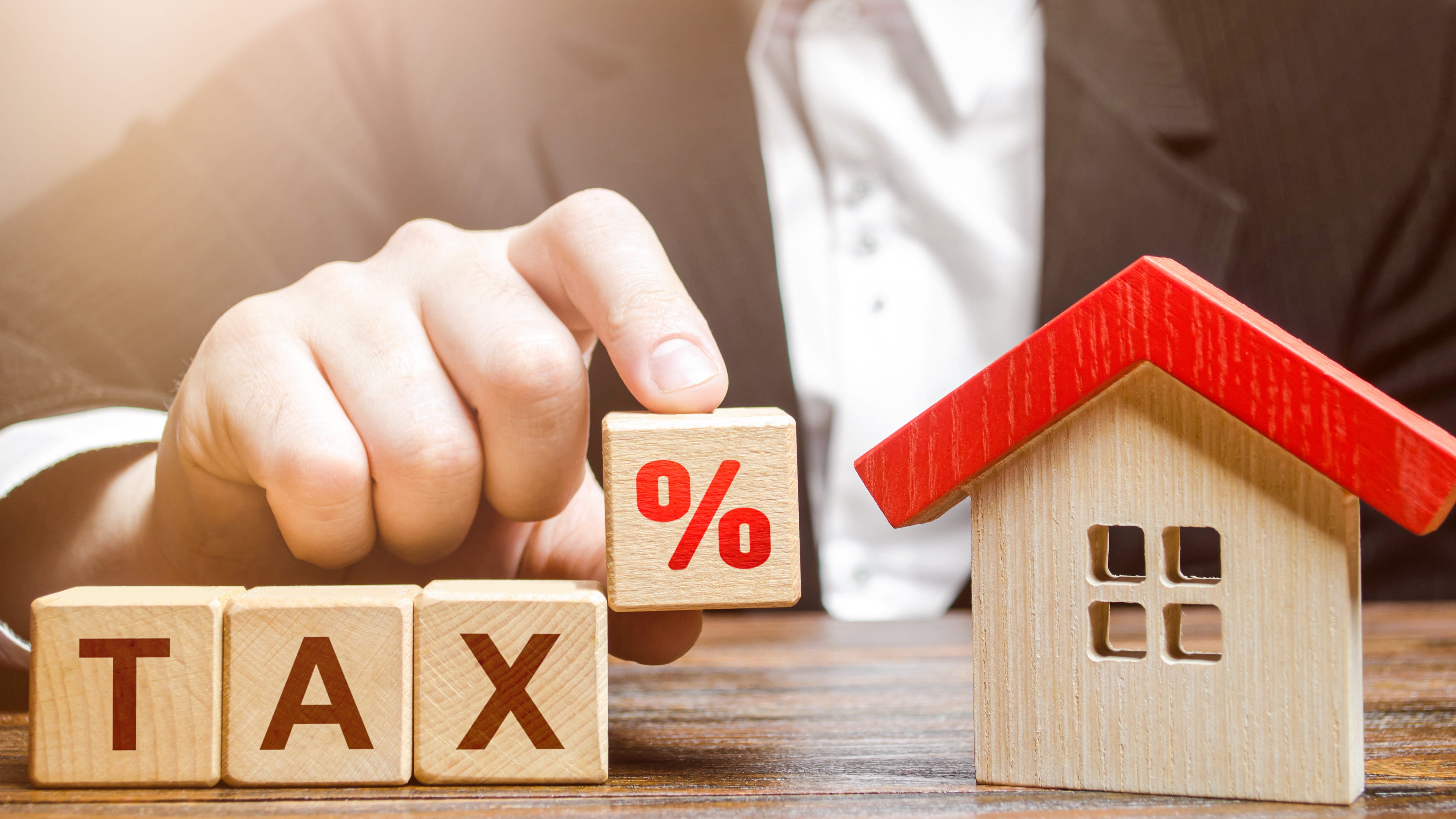 Cook County Treasurer: Tax investors exploiting loophole in state property tax law, 'getting rich from struggling communities'