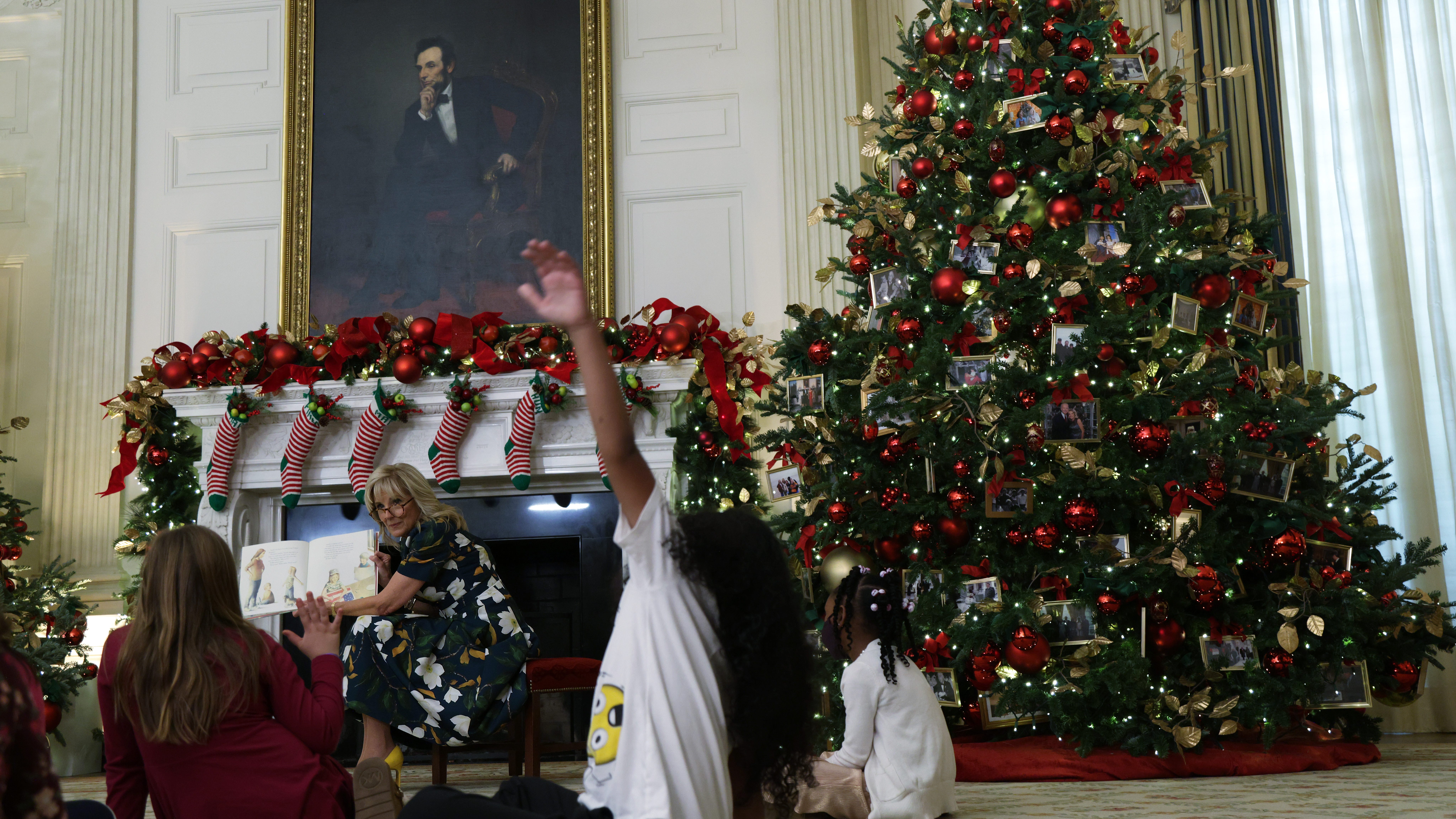 PHOTOS: Merry Christmas from the White House! Decorations honor frontline workers