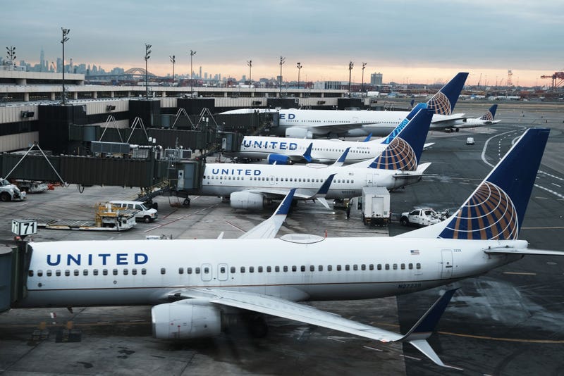 United Airlines planes