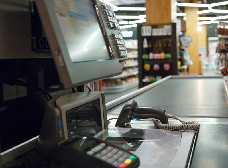 An 8-year old girl is being credited for helping to stop an armed robber at a Maplewood, Minnesota liquor store. And perhaps even saved her father from injury.