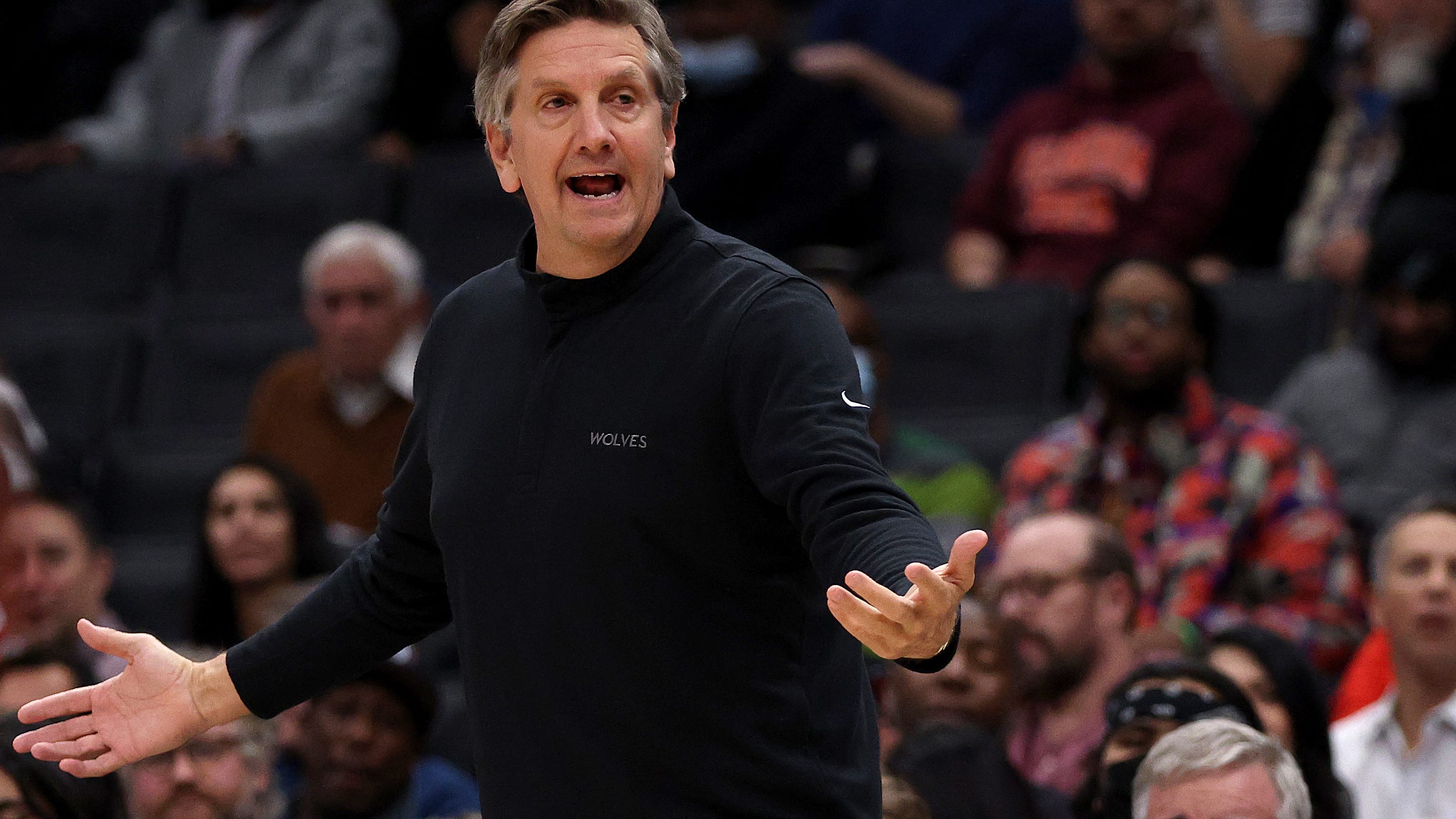 Timberwolves extend contract with Finch