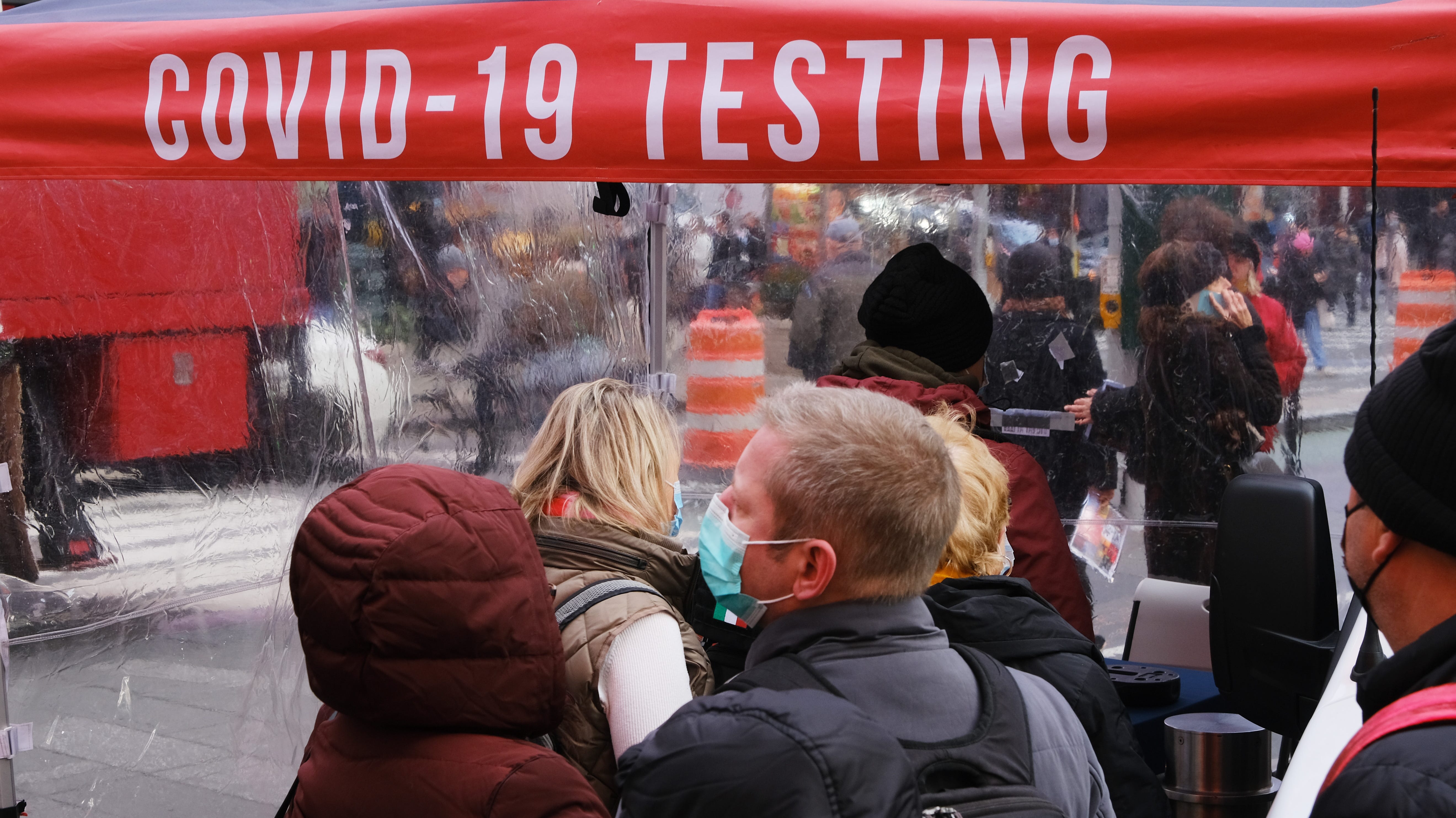 De Blasio: 'Very challenging' weeks ahead with omicron, 23 more test sites opening to meet demand