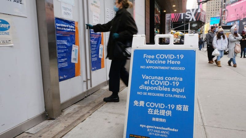 La ciudad de Nueva York ofrece un incentivo de $100 para quienes reciban la vacuna de refuerzo contra el COVID-19