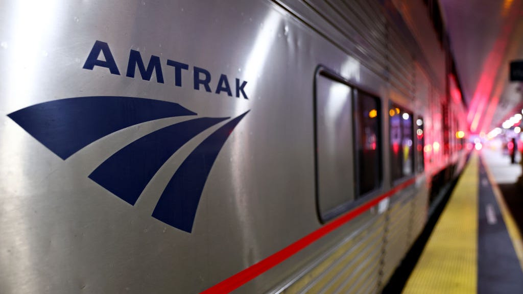 Amtrak train strikes, kills pedestrian in Berkeley