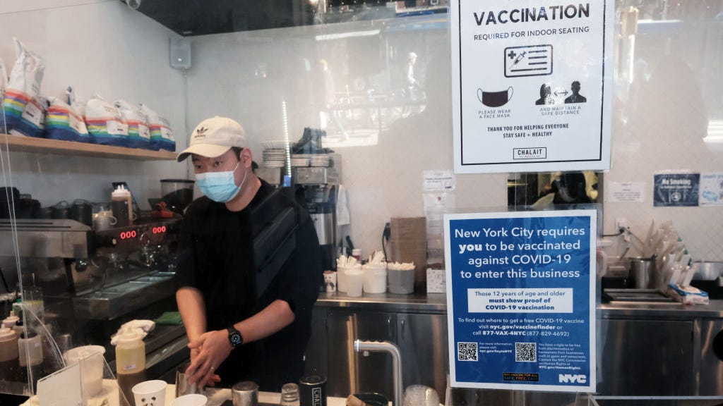NYC to distribute 1M masks, 500K rapid tests as omicron surges: de Blasio