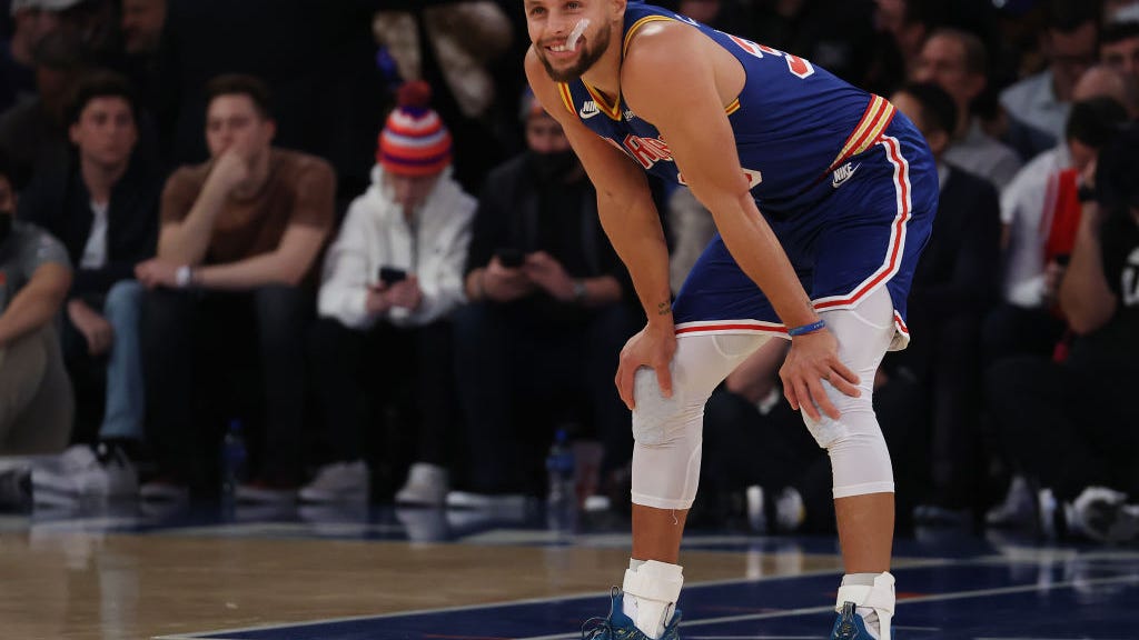 Appreciating Stephen Curry's greatness - on and off the floor