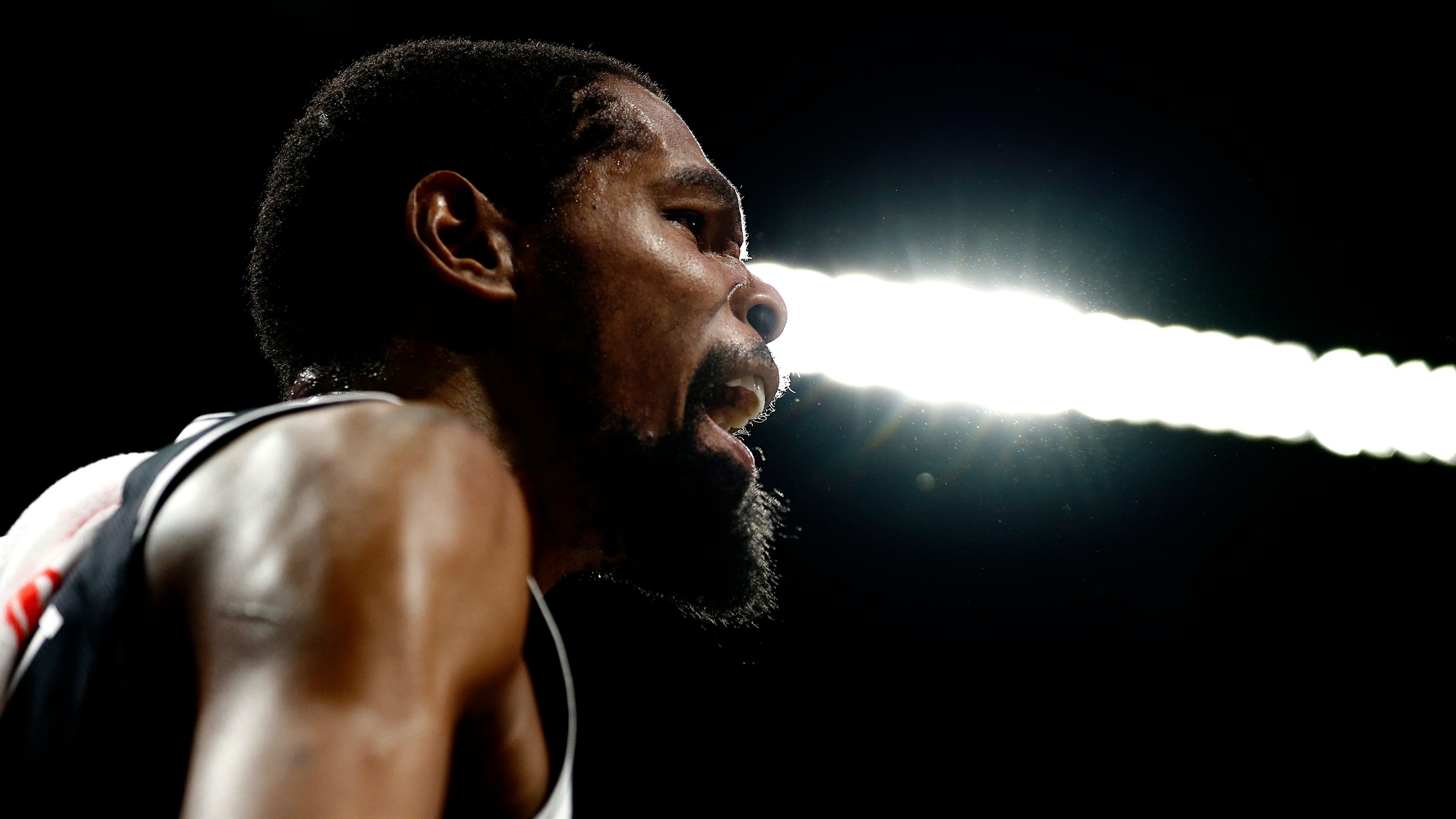 Skip Bayless tries to compliment Kevin Durant on Twitter, KD responds with savage burn