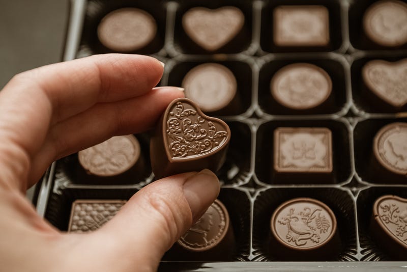 Chocolate, while delicious, enjoyable — even romantic — is not always nutritious. However, in small quantities, it can actually provide some health benefits, especially if you eat the right kind.
