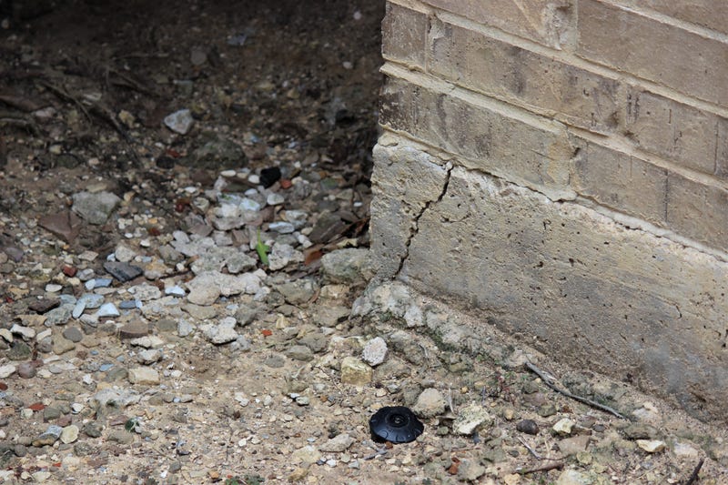 foundation crack