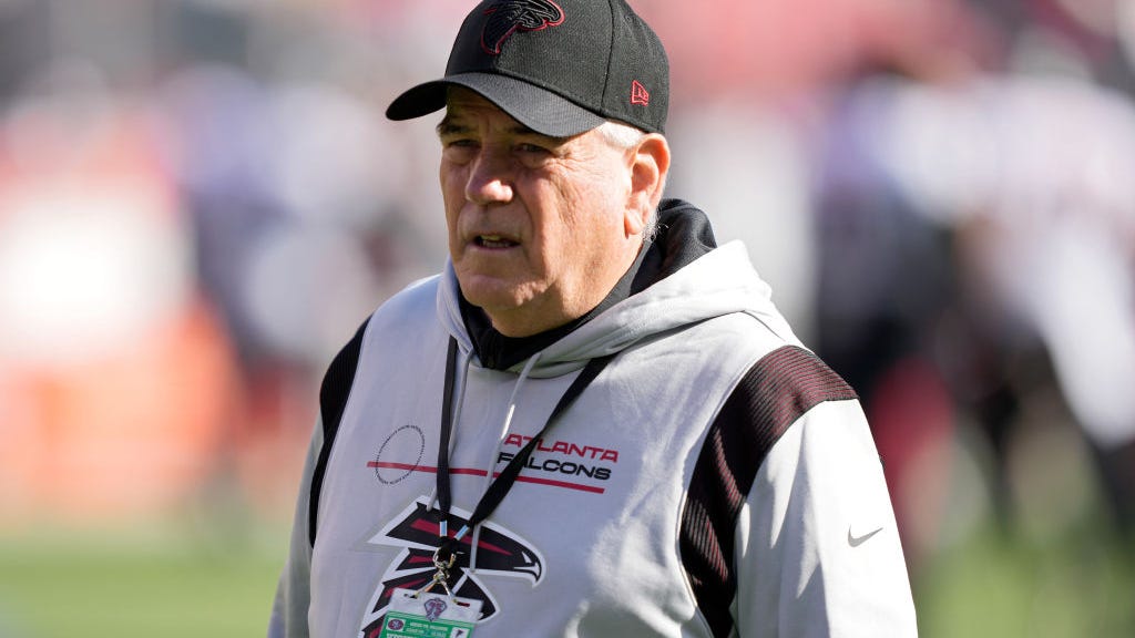 Falcons DC Dean Pees released from hospital after scary collision prior to game with Saints