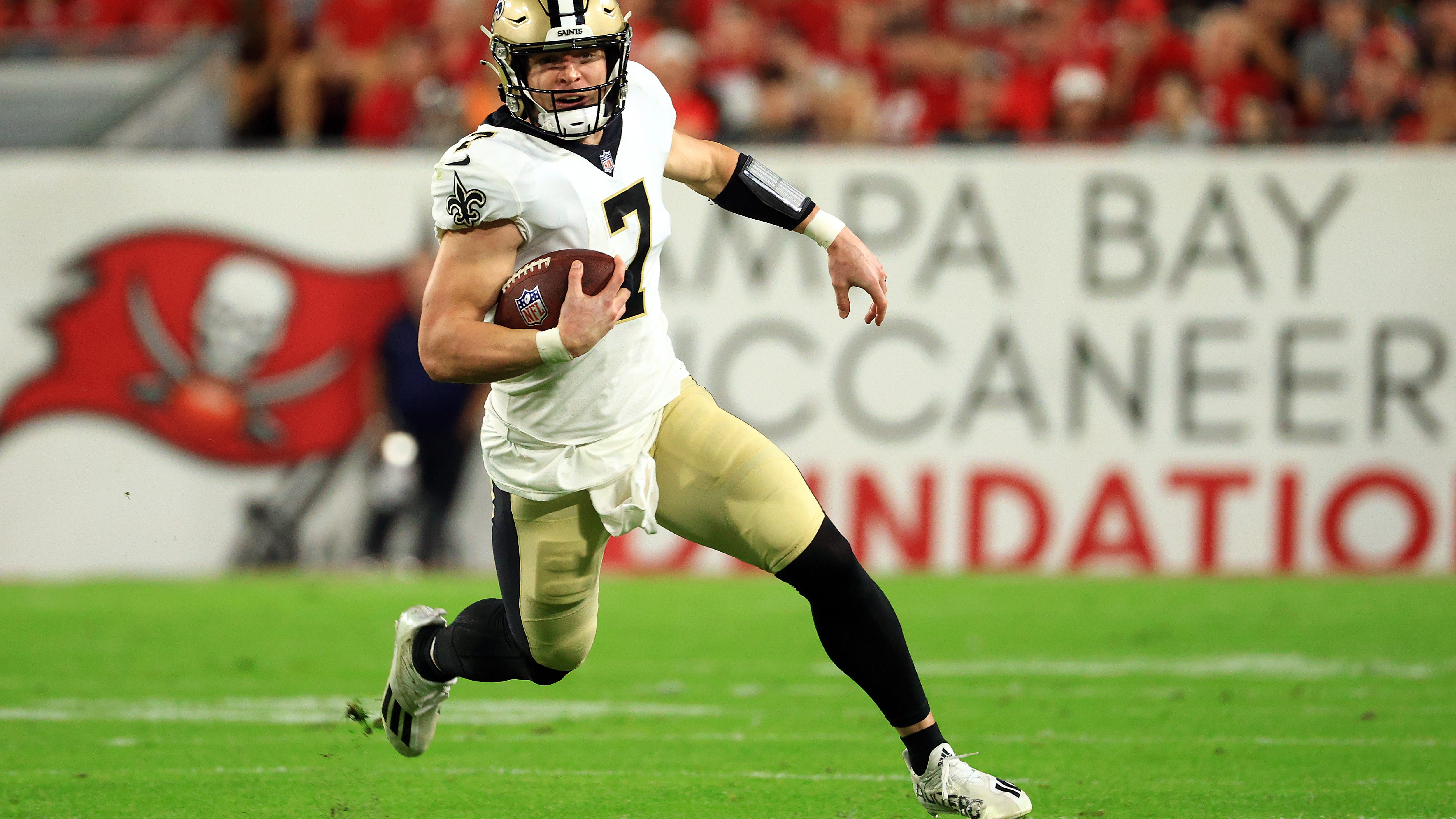 Dennis Allen says Taysom Hill no longer competing for starting QB job, will ‘focus’ on tight end