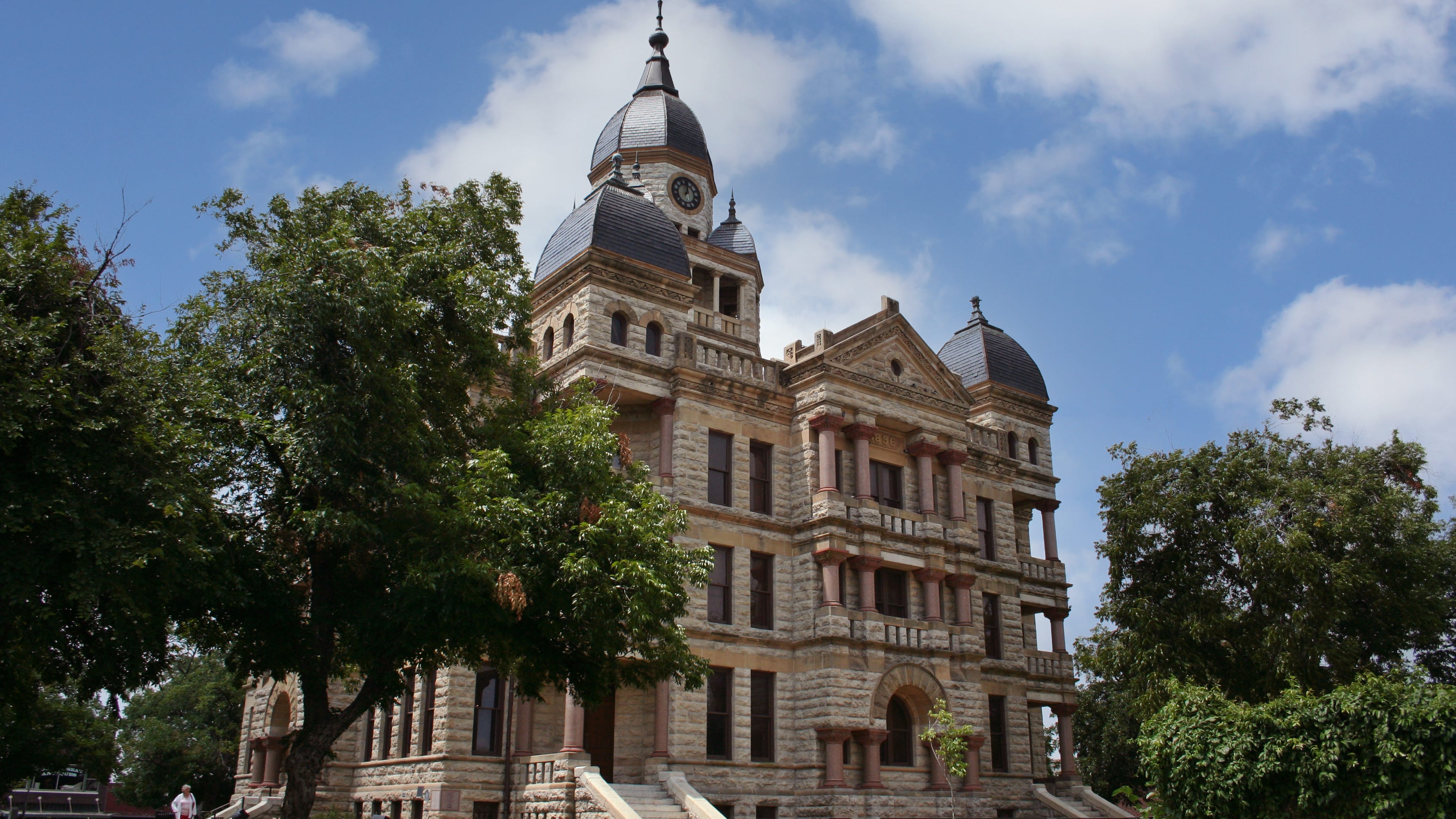 North Texas Wants to Know: What’s the future of marijuana legislation in Texas?