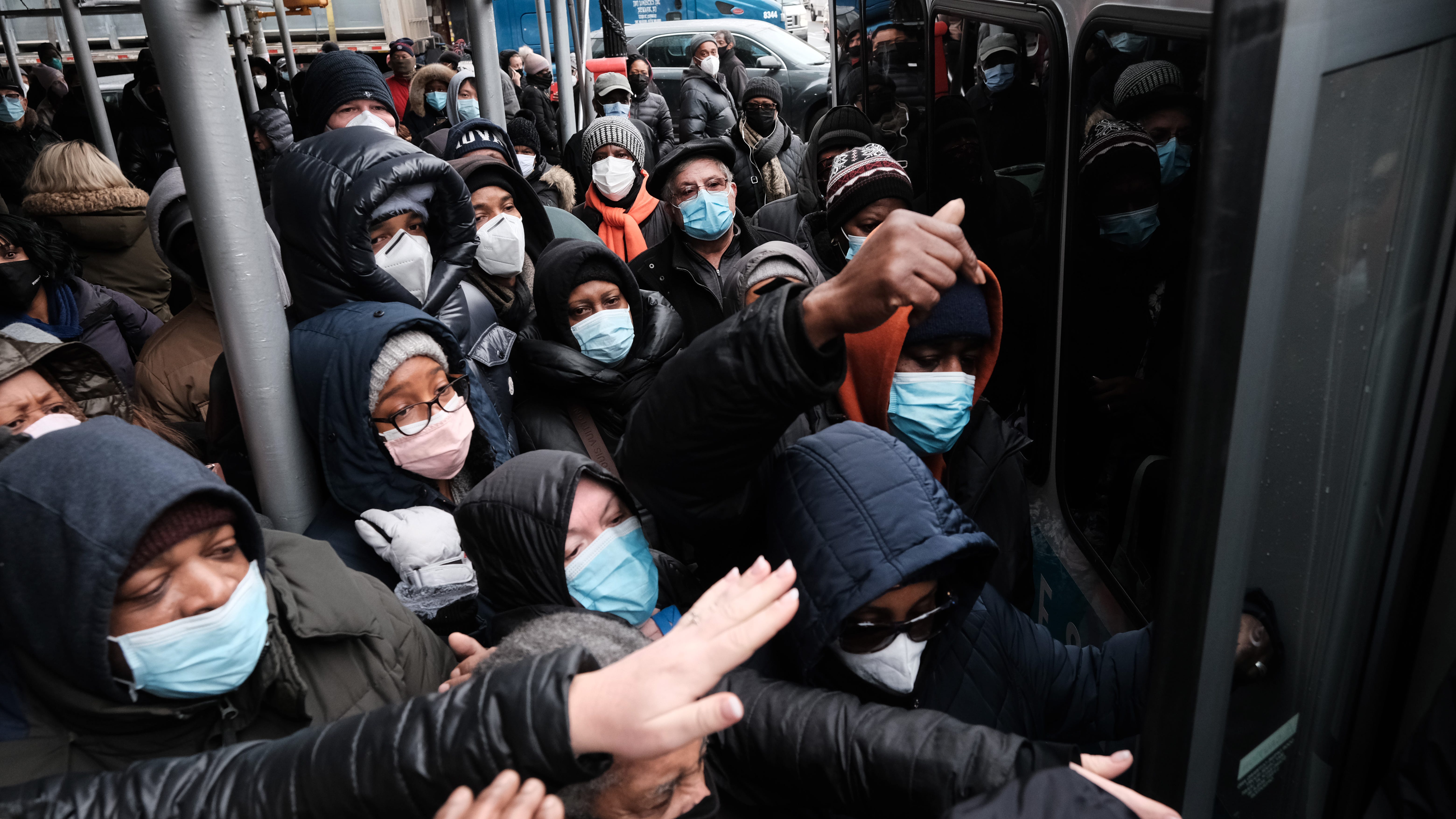 PHOTOS: Crush of people descends on Brooklyn site for free COVID tests