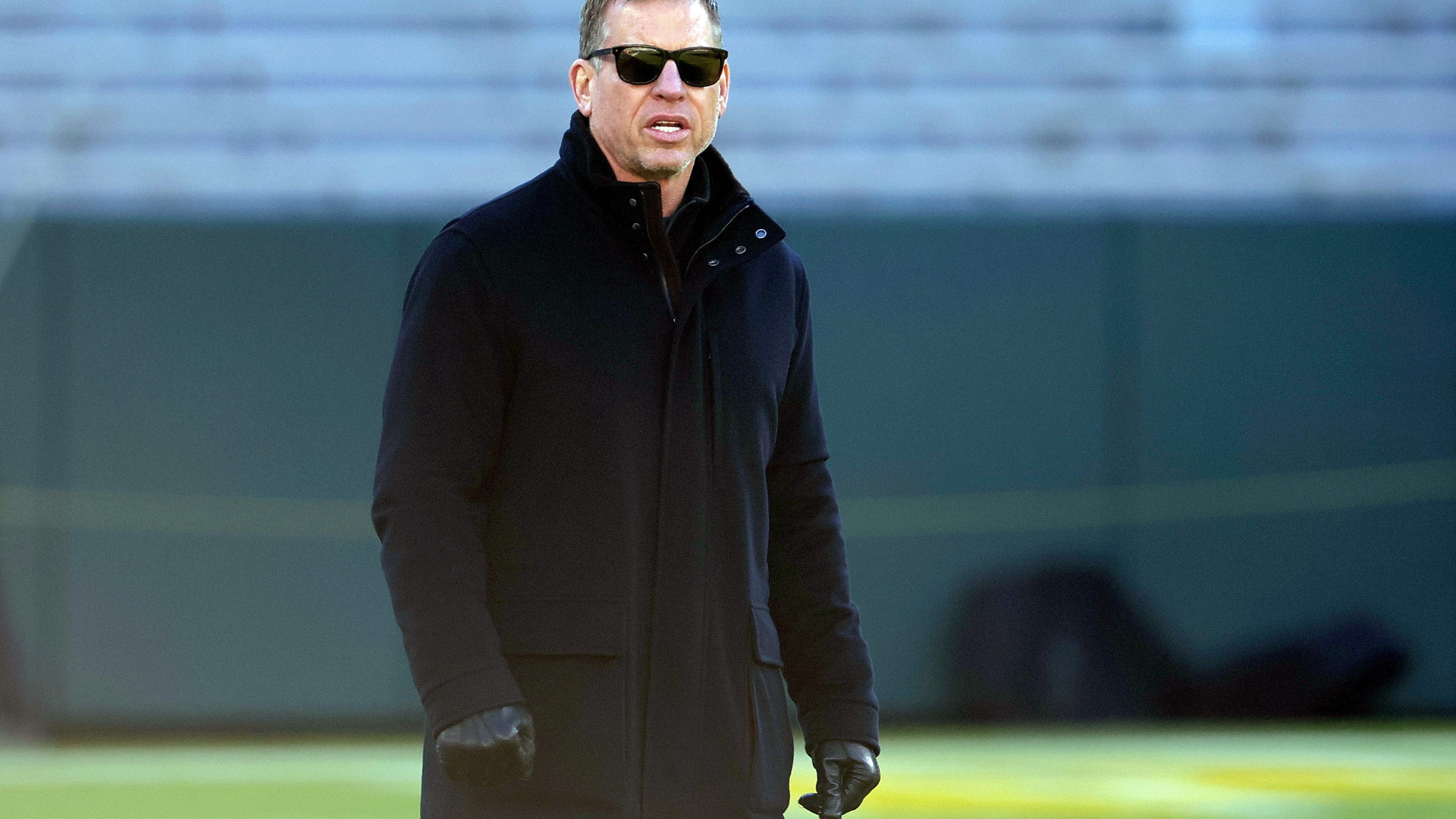 Troy Aikman reportedly closing in on deal to be lead analyst on 'Monday Night Football'