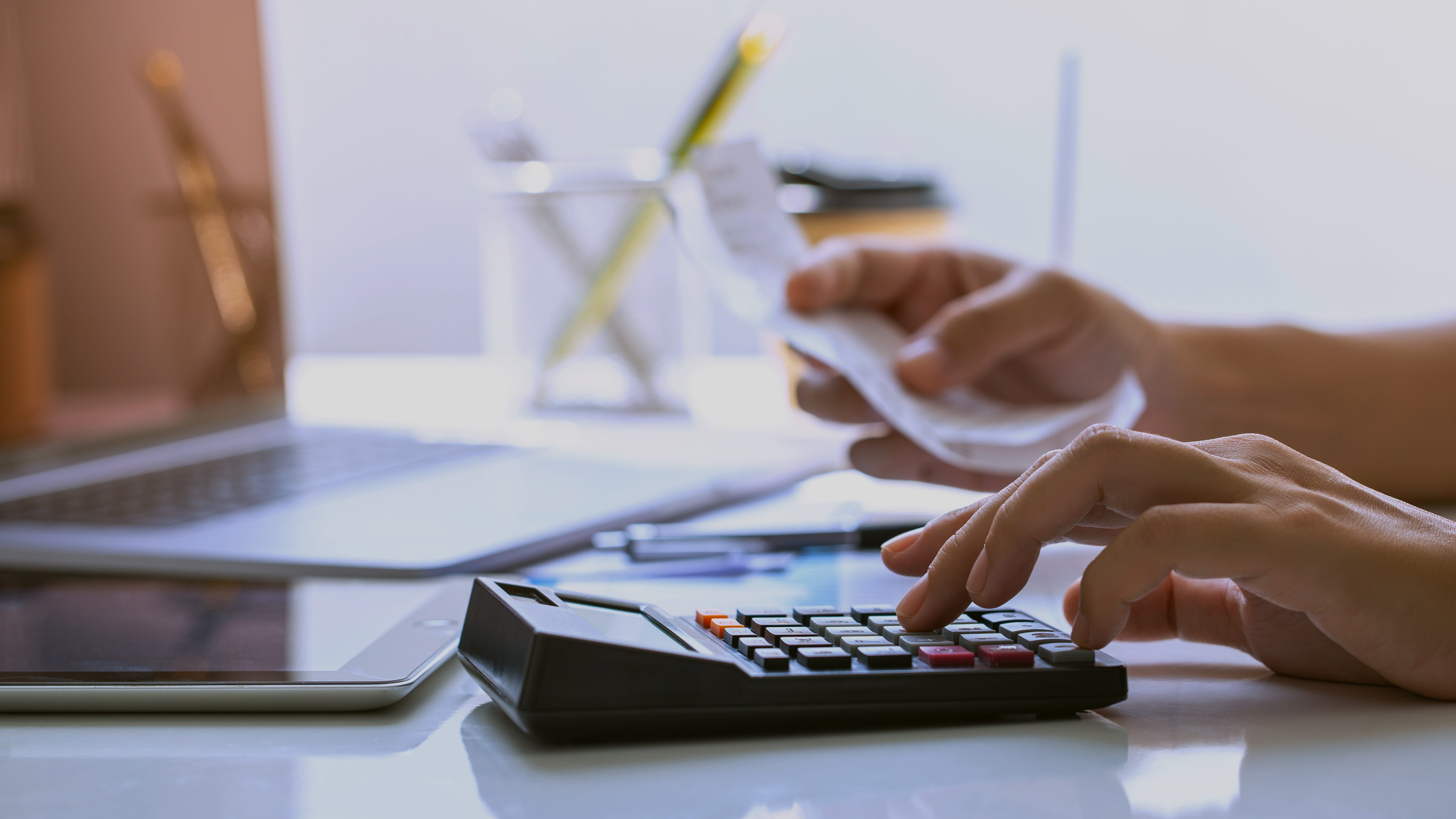 Study: Gender pay gap improving, but far from gone