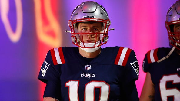 Chris Simms ranks Mac Jones at No. 18 on QB countdown