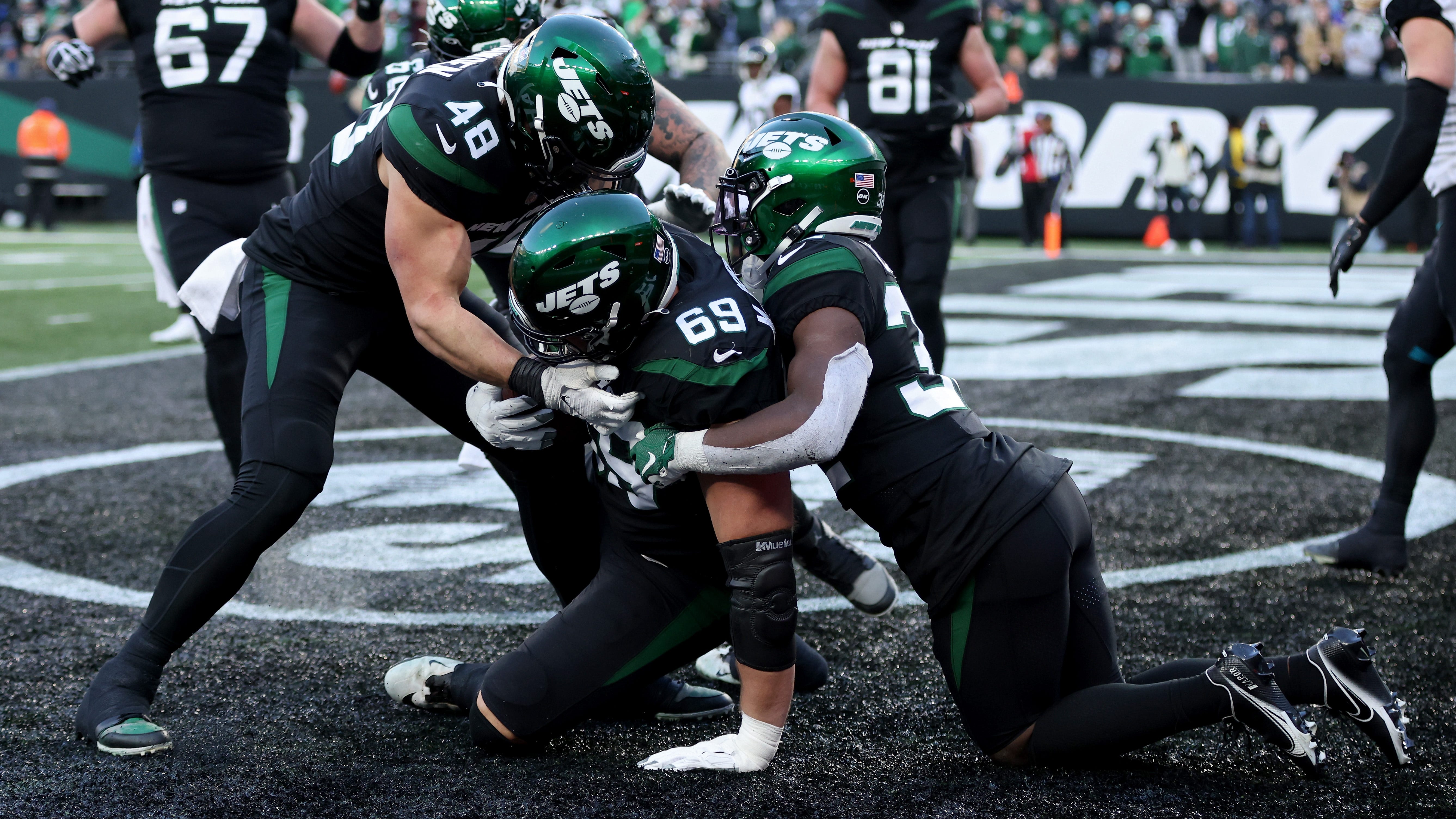 WATCH: Jets' Conor McDermott scores a huge big man TD for Gang Green