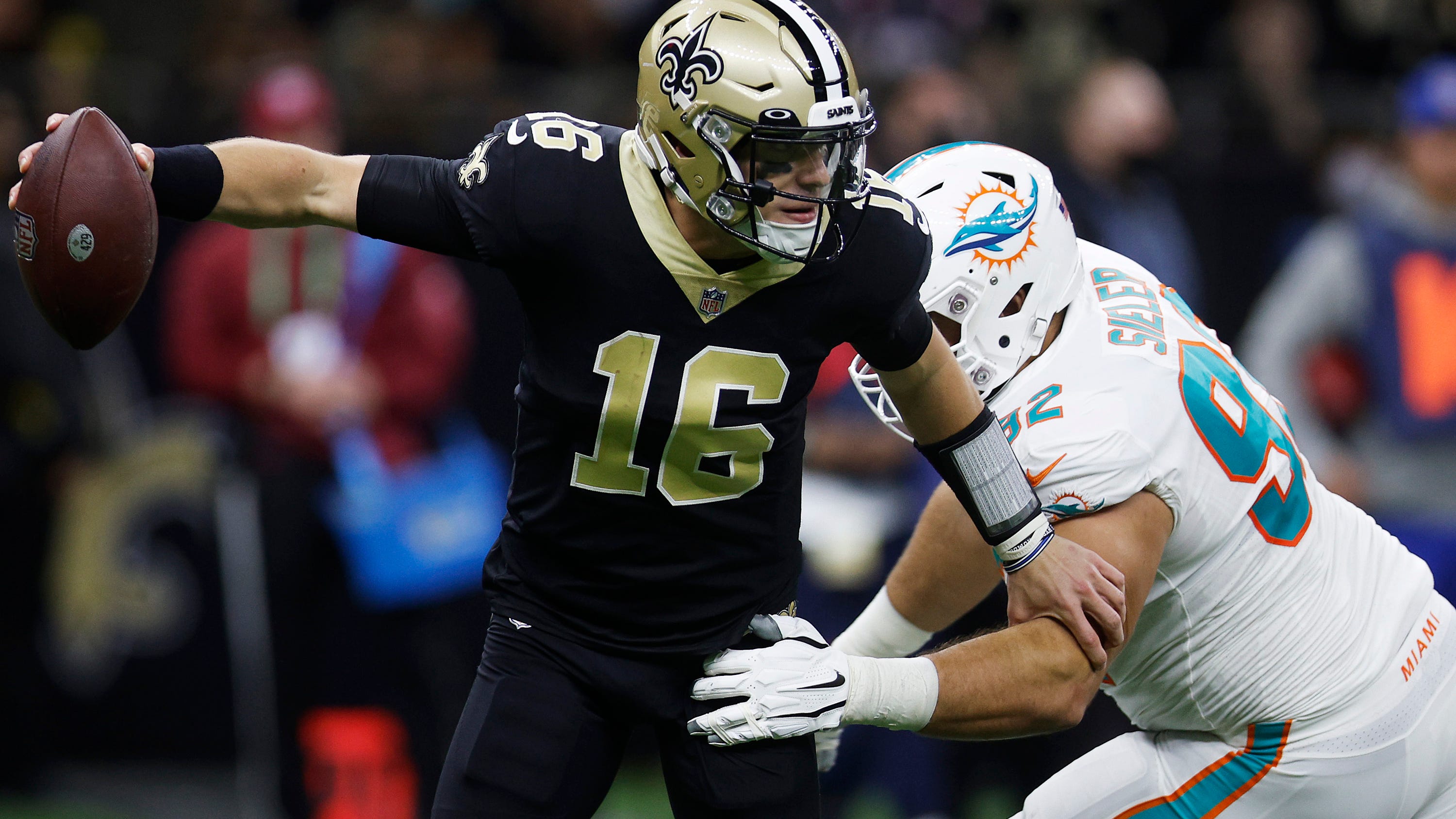 Tua Tagovailoa encourages Saints rookie Ian Book after frustrating NFL debut