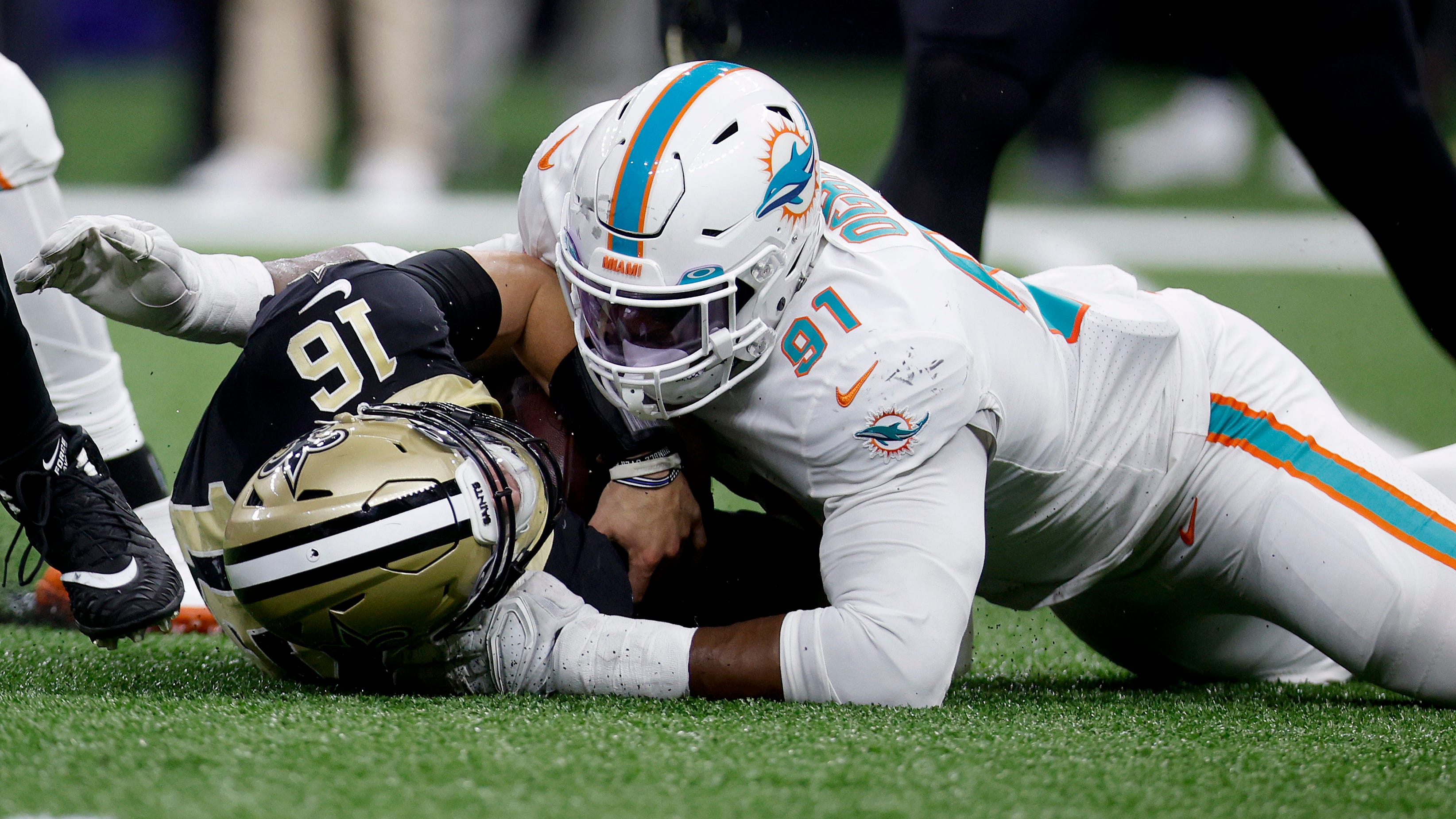 Waddle shines, Book takes his lumps in Saints loss to Dolphins; here's how it happened