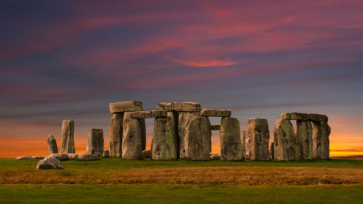 WATCH: Thousands greet summer solstice at Stonehenge