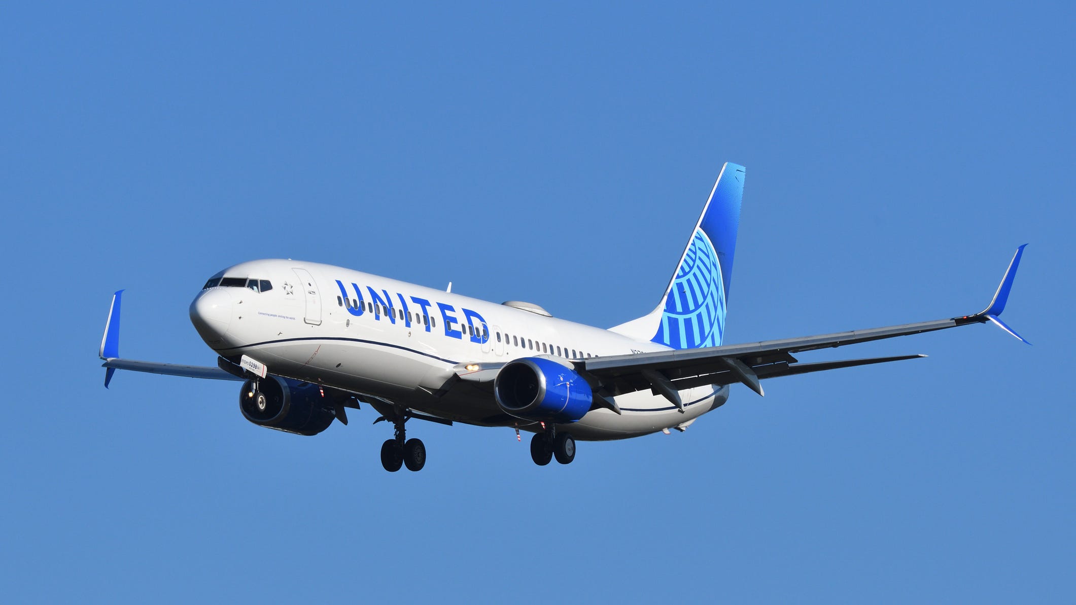 Newark-bound United flight clips plane at Boston airport