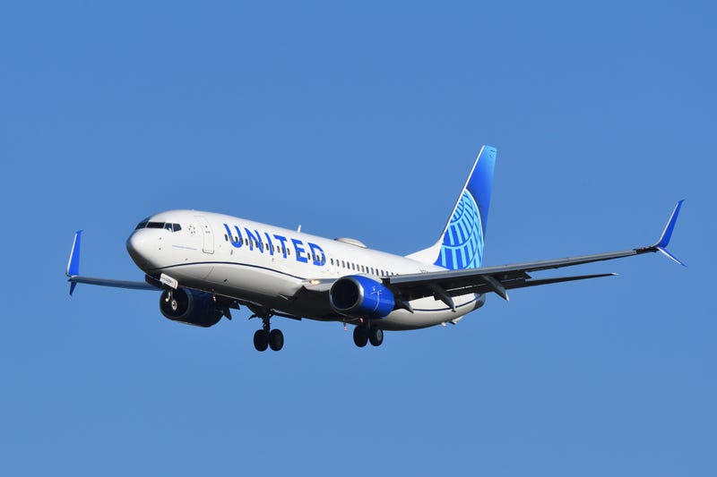 nited Airlines Boeing B737-800 (N37298) passenger plane.
