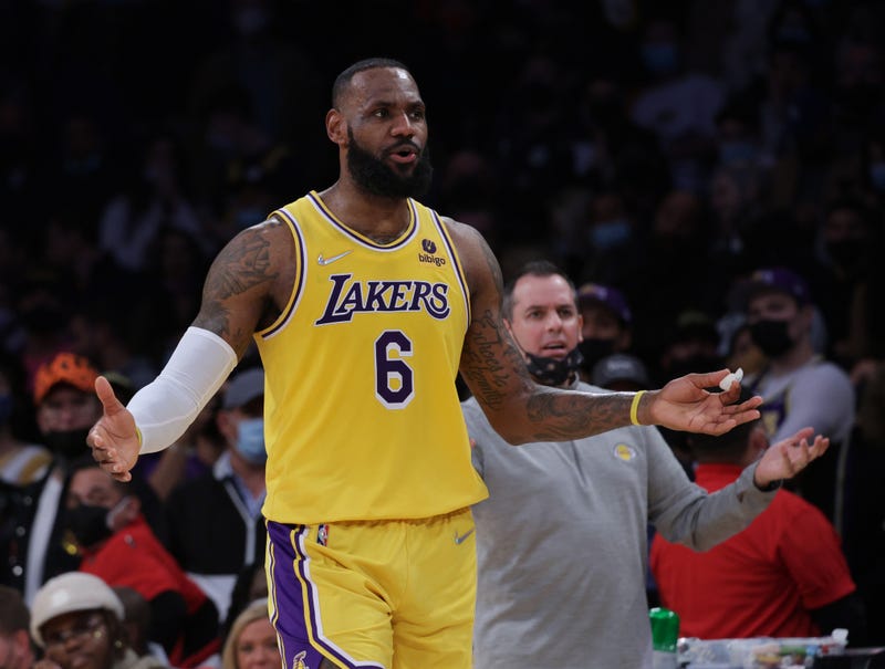 LeBron says NBA let Suns owner off too easy: 'Definitely got this wrong'