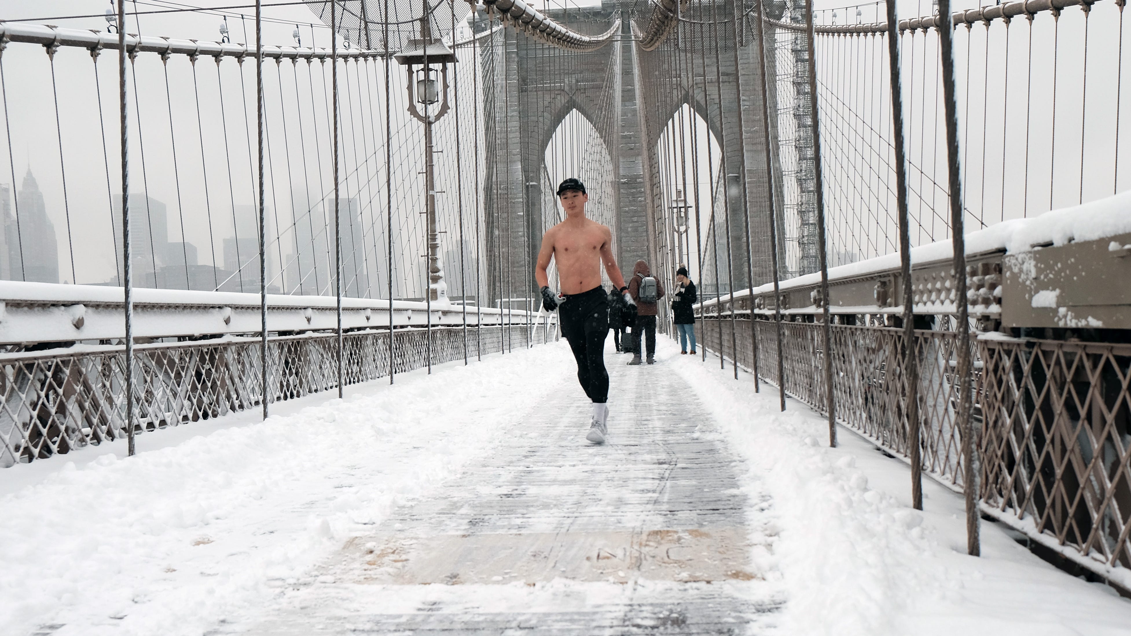 Fotos: Primera nevada del 2022 en Nueva York y sus alrededores, cientos de vuelos cancelados