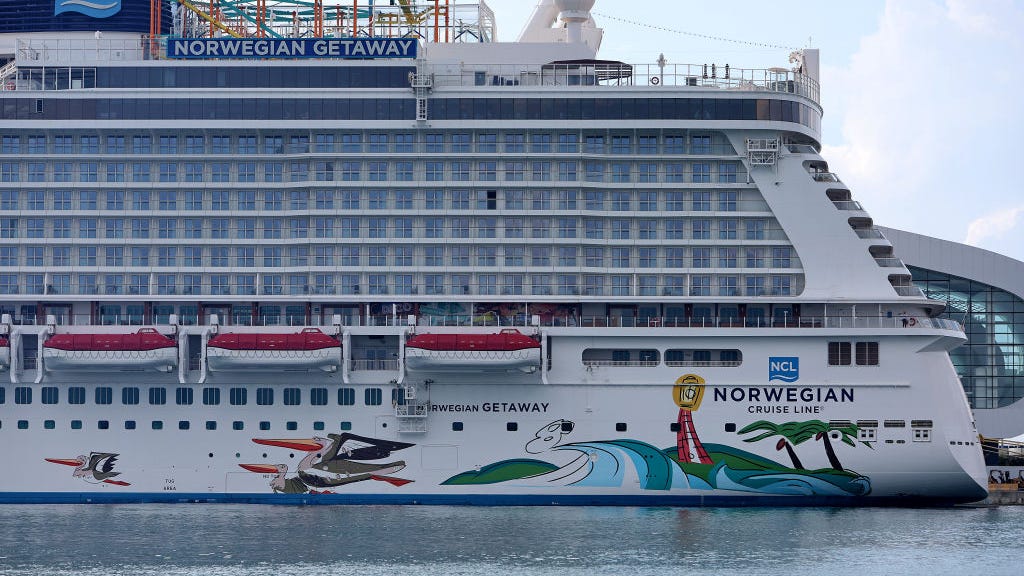 How to approach cruises after Norwegian ends vax requirement