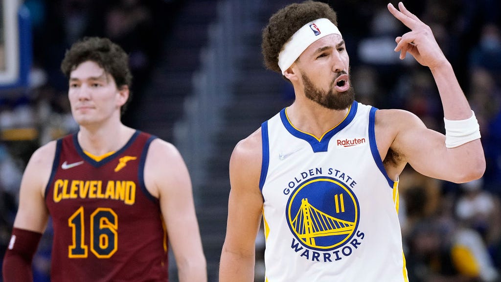 Klay Thompson scores 17 points in momentous return to Warriors
