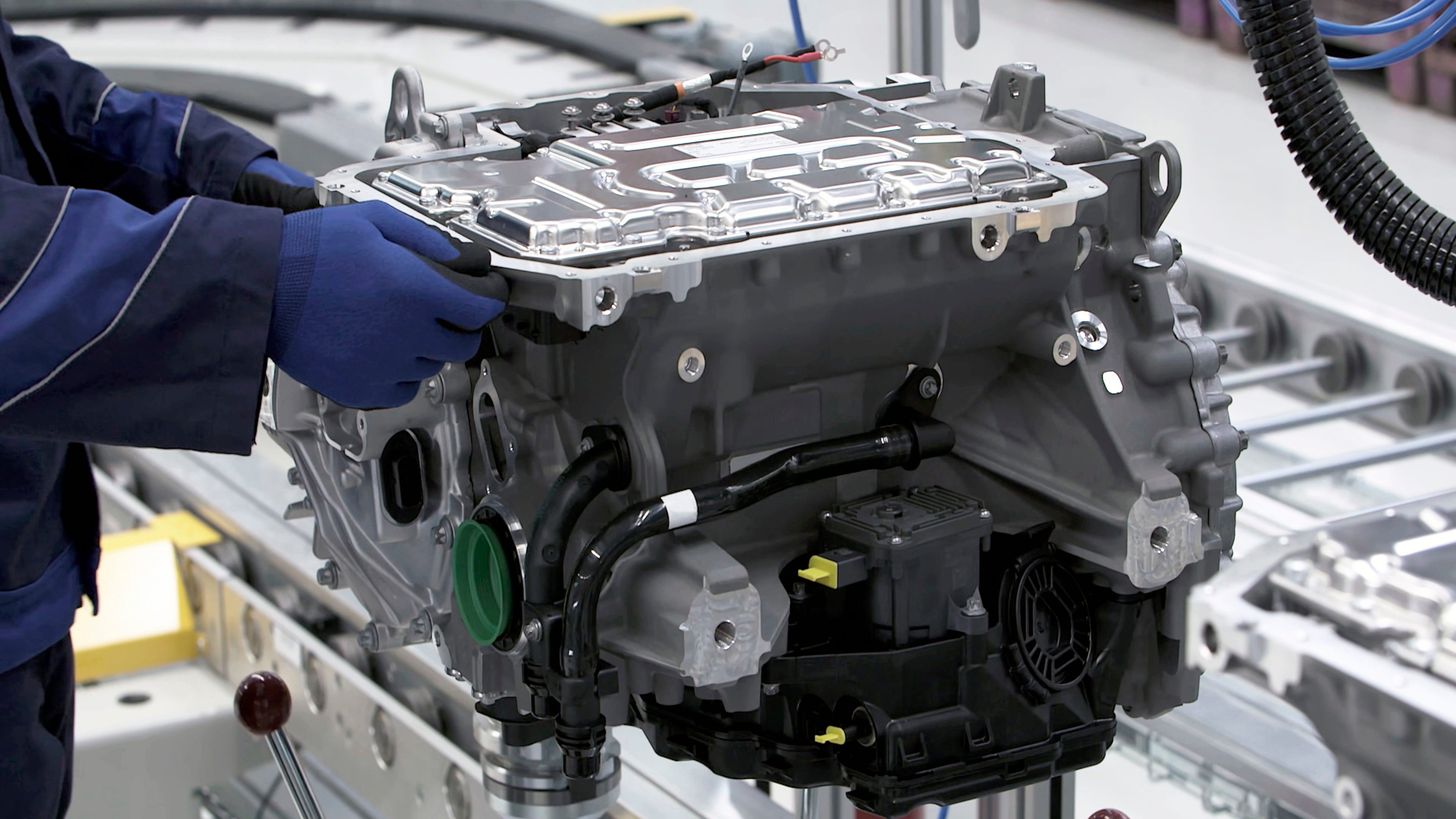 Stellantis announces $83 million investment in  Dundee Engine Complex to produce hybrid engines
