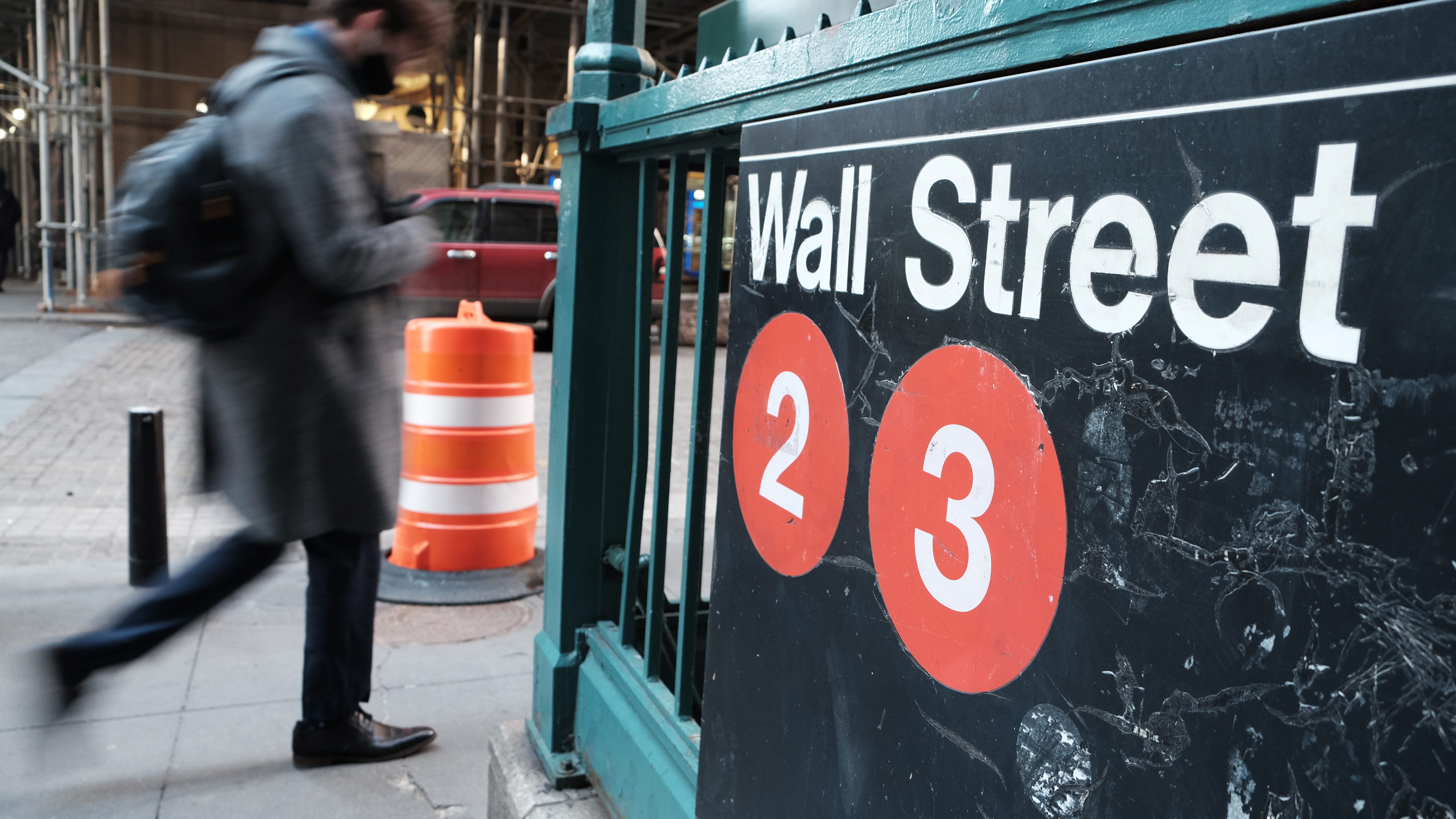 Man, 57, slashed with razor blade at Wall Street subway station