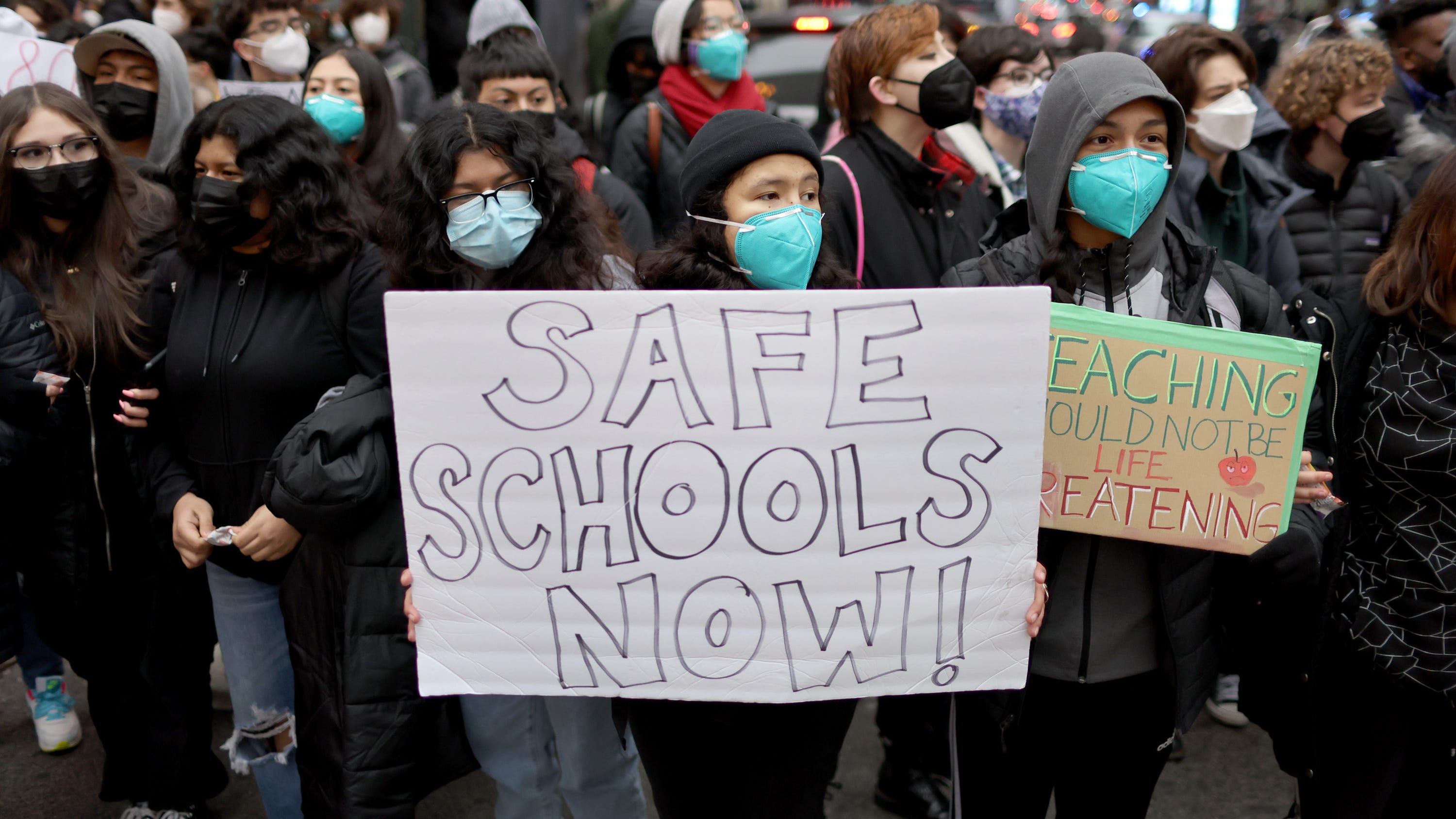 Chicago Teachers Union criticizes Chicago Public Schools COVID testing and vaccination program for inconsistency