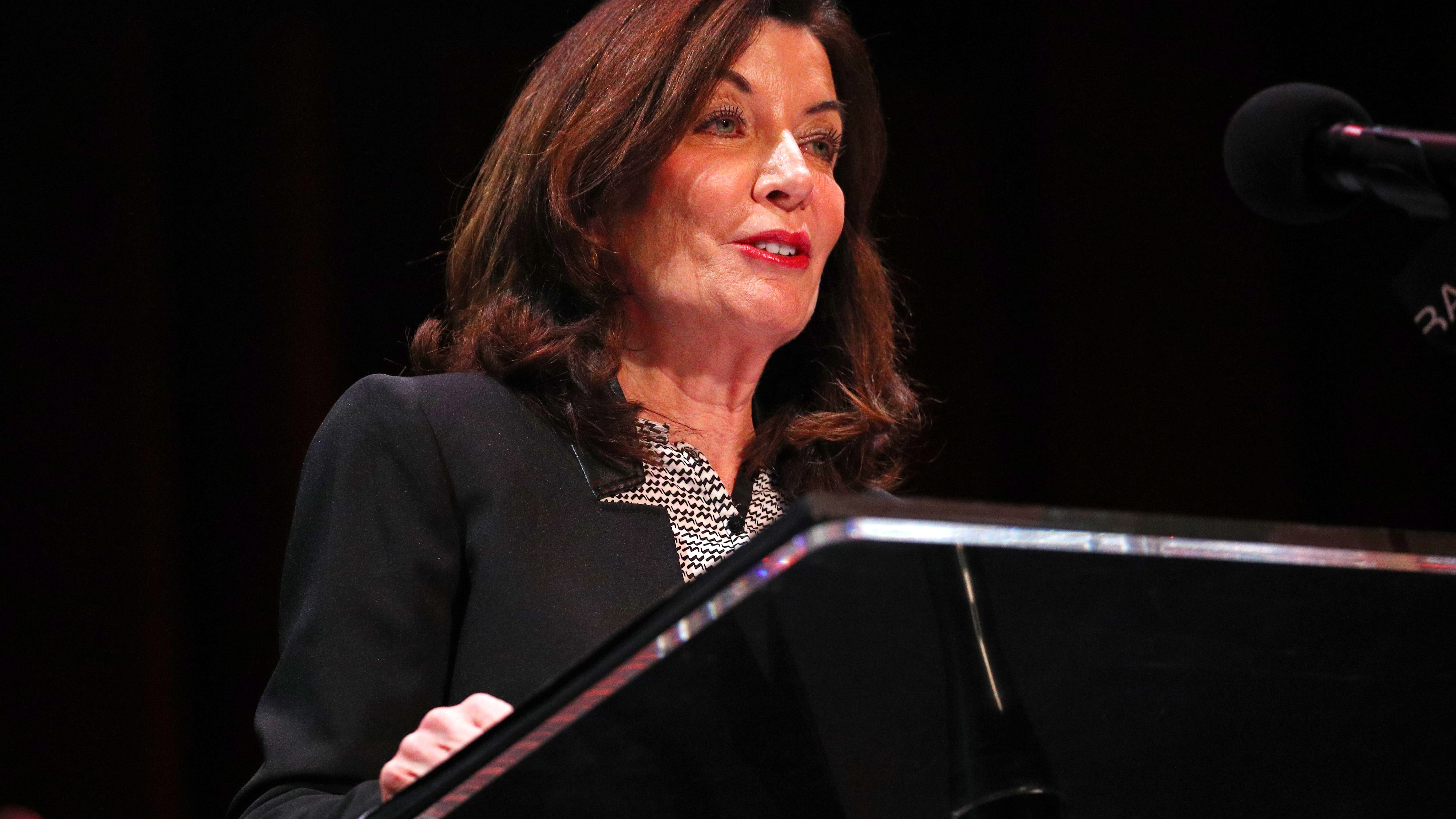 Hochul scores 2nd win as mask mandate earns another stay pending appeal of LI judge's ruling