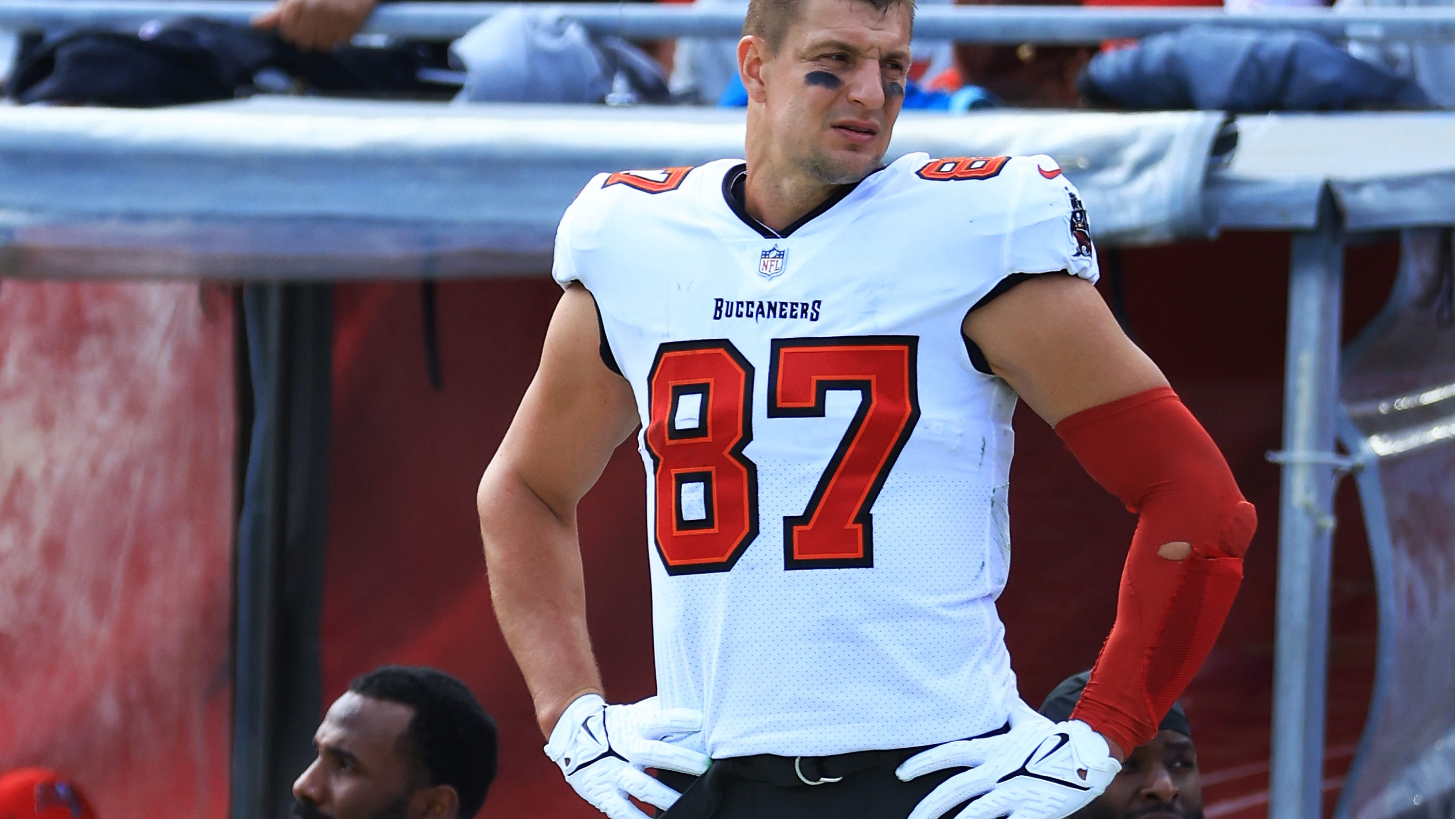 Rob Gronkowski interested in teaming up with Joe Burrow in Cincinnati