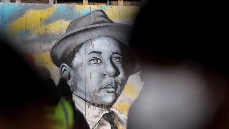 1955 warrant in Emmett Till case found, family seeks arrest