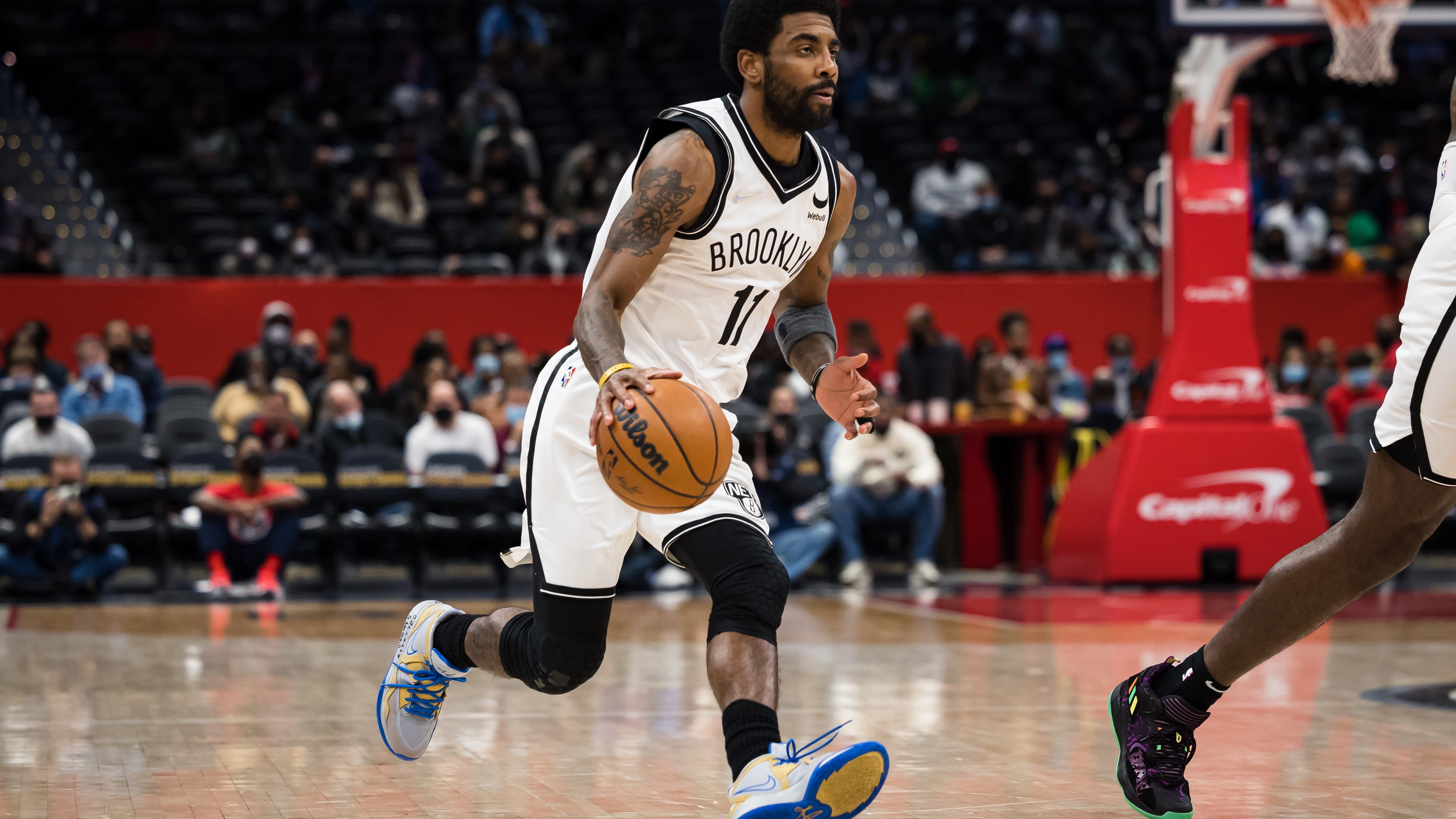 Kyrie Irving breaks out for 30 points, but is still finding his way back to form